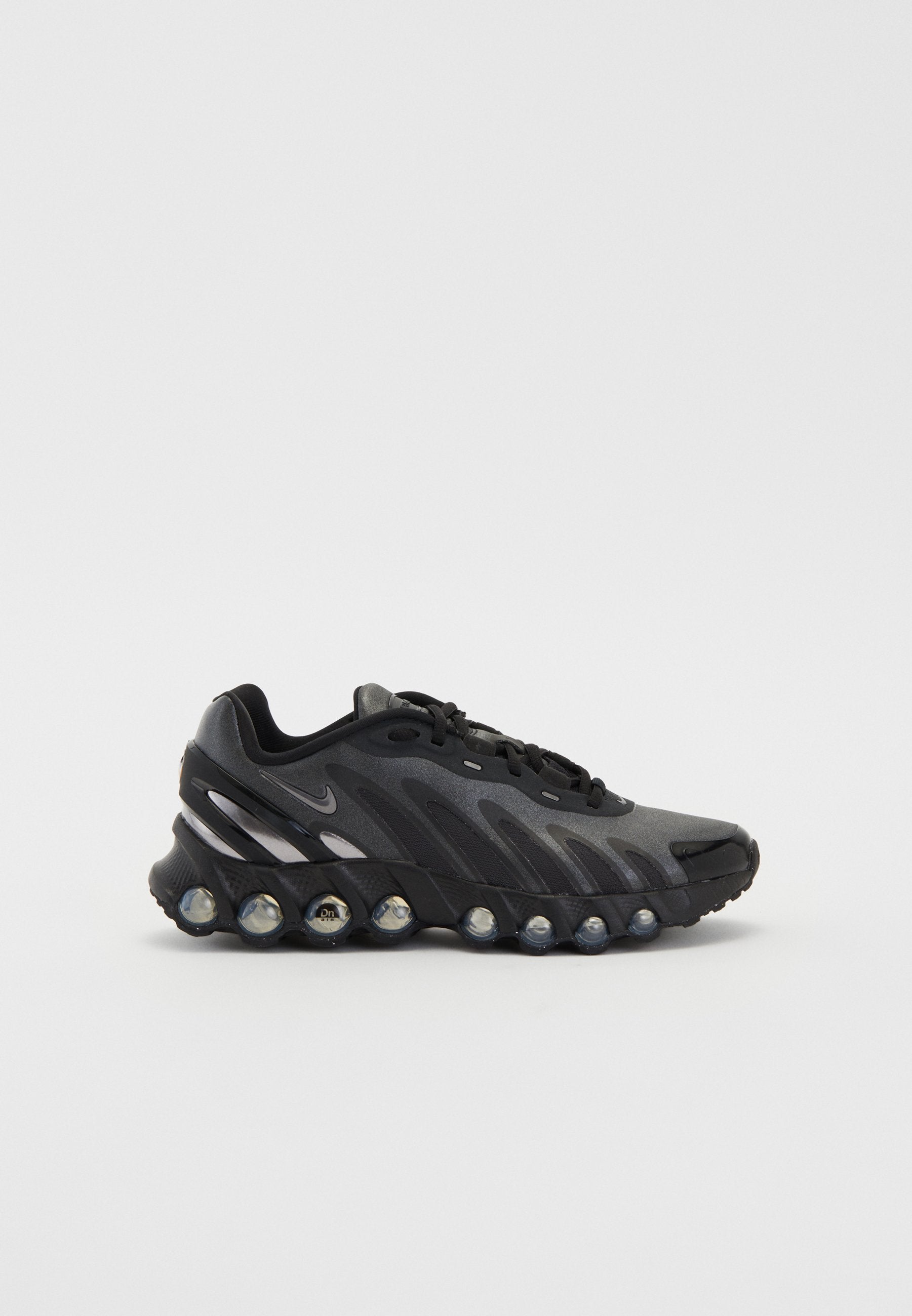 AIR MAX DN8 - Baskets basses - black/metallic dark grey/iron grey