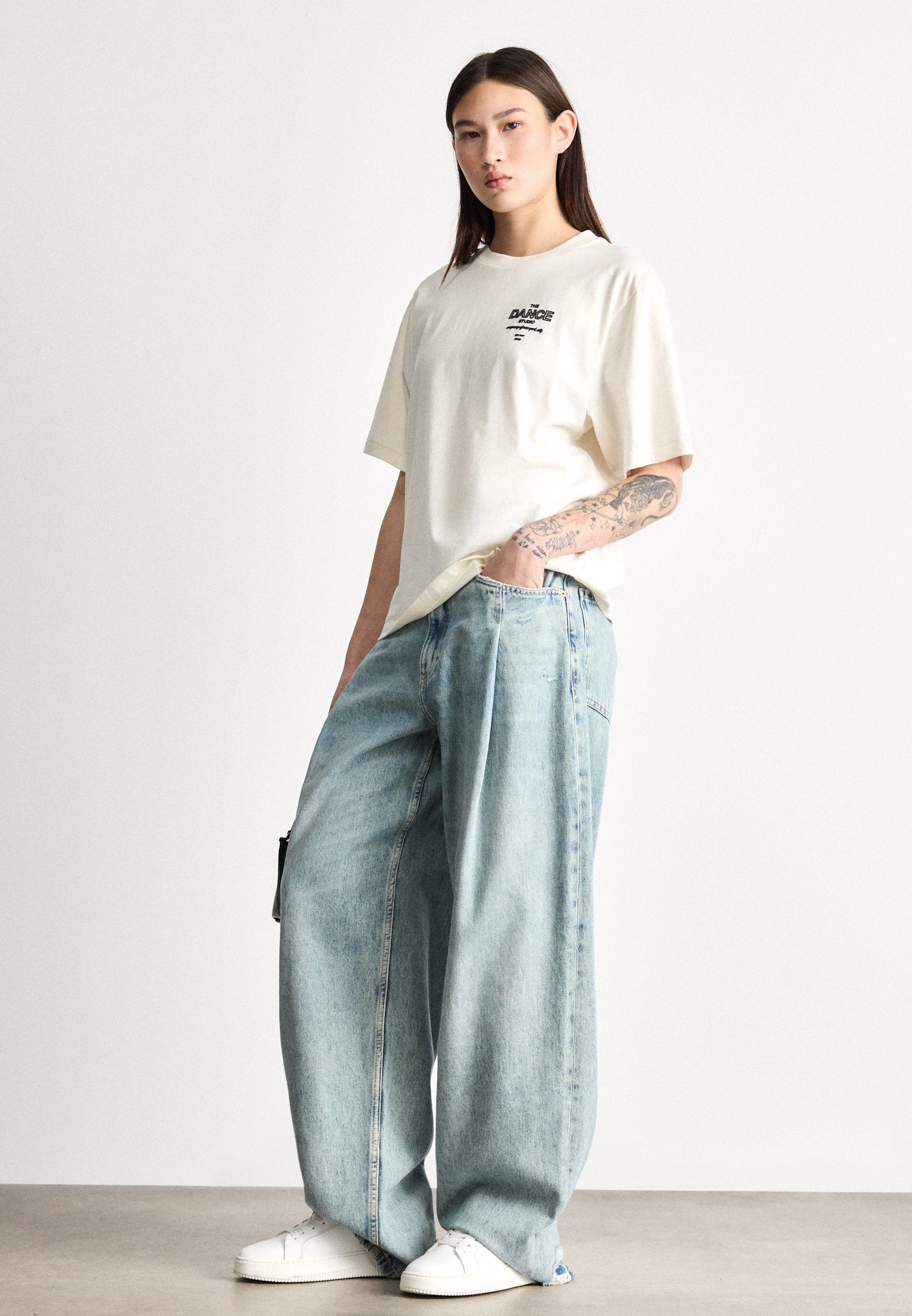 EREGULAR - Print T-shirt - open white