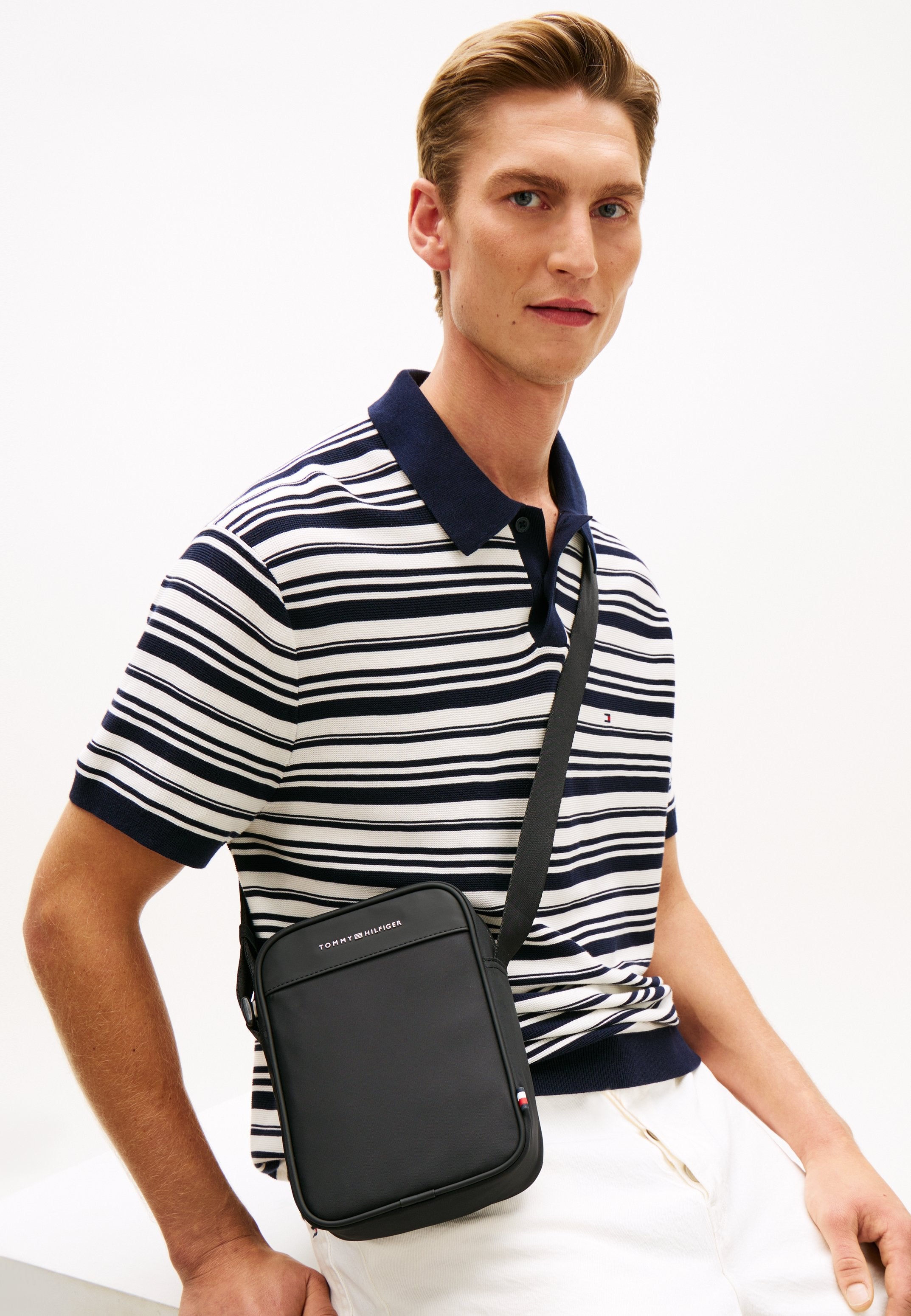 METAL LOGO CROSSBODY REPORTER BAG - Cross body bag - black