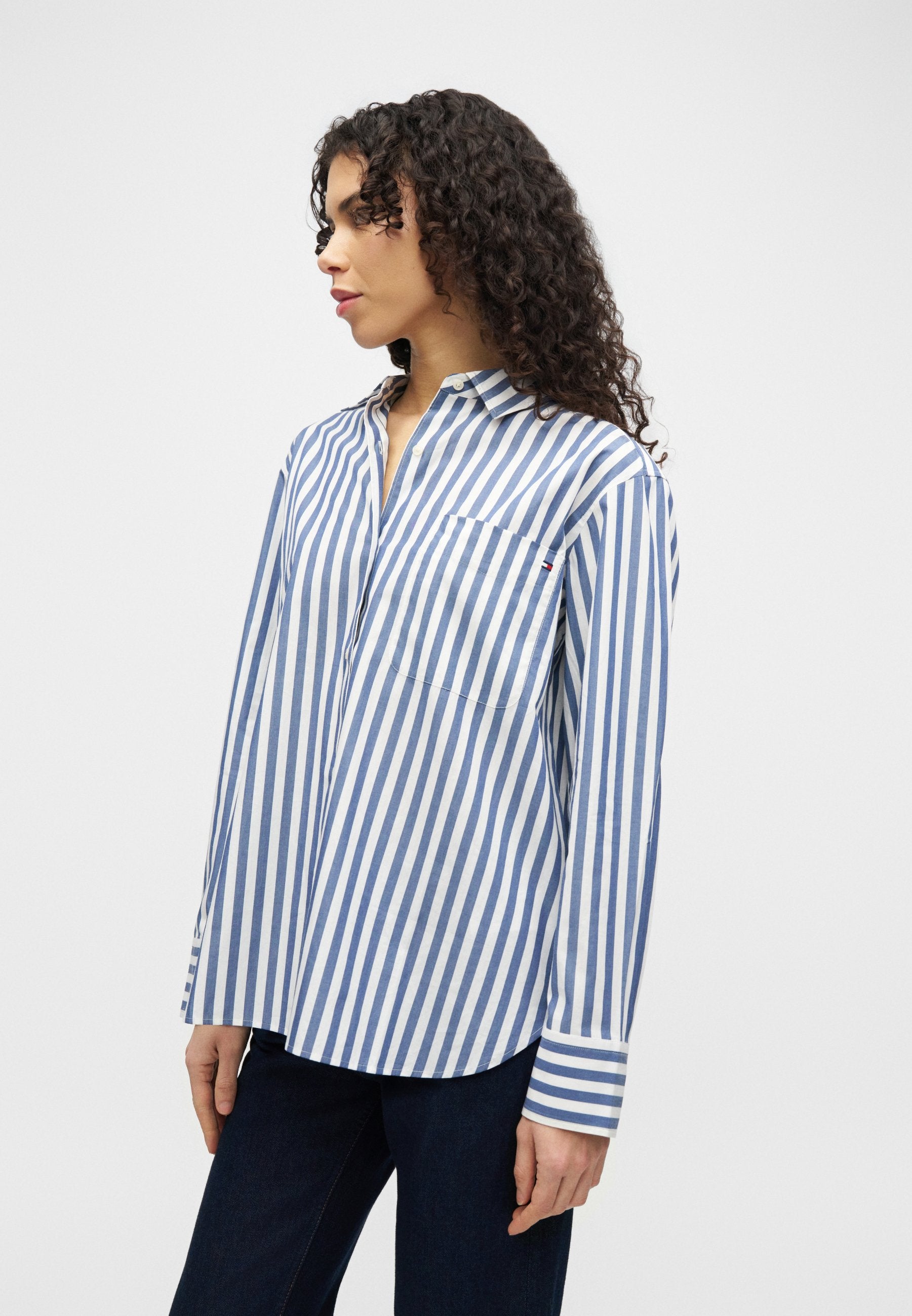 CHEMISE CLASSIQUE SURDIMENSIONNÉE EN POPELINE - Blouse boutonnée - écru/bleu marine seashore