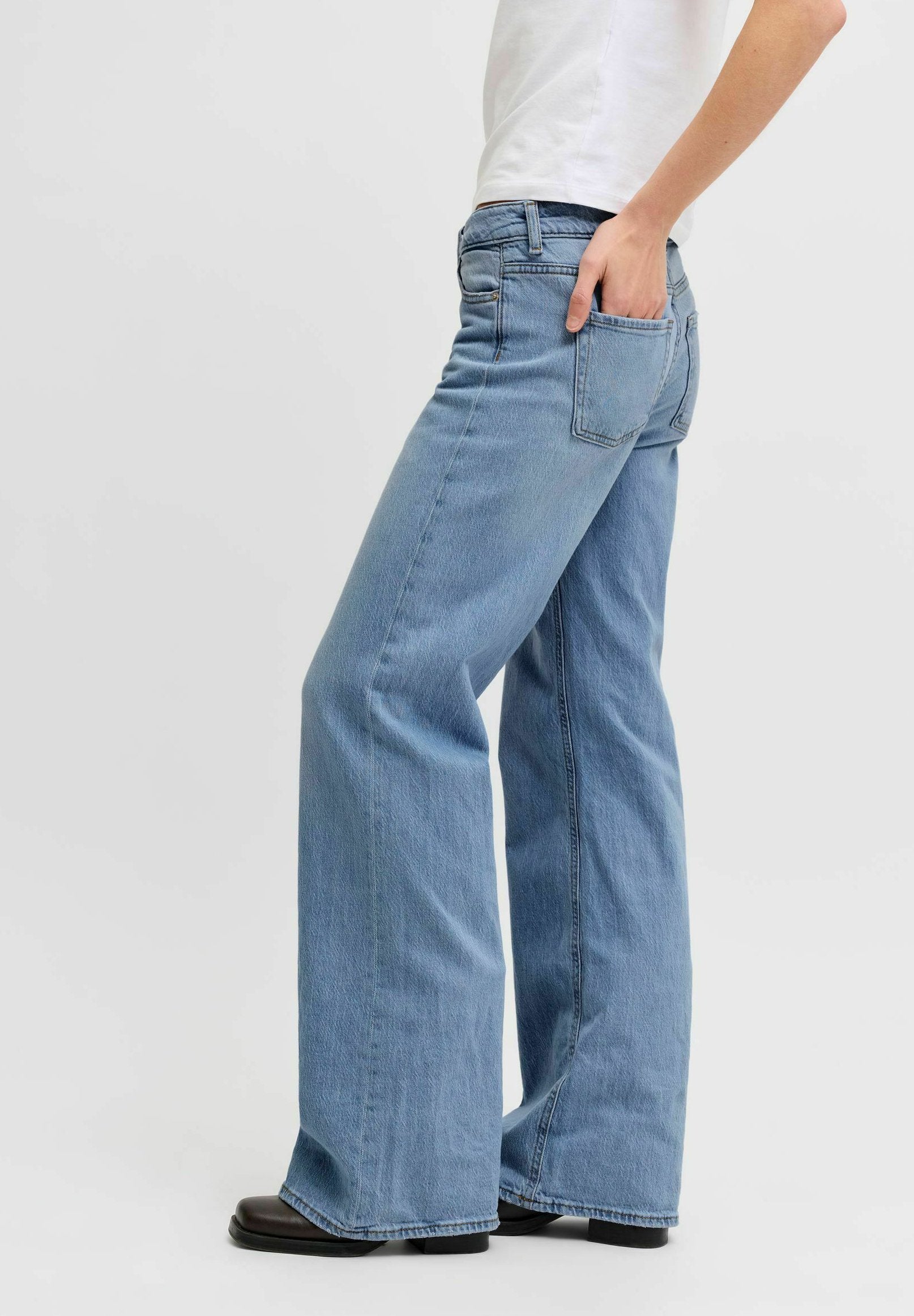 Flared fit JXROME MW C381 DNM - Flared Jeans - light blue denim