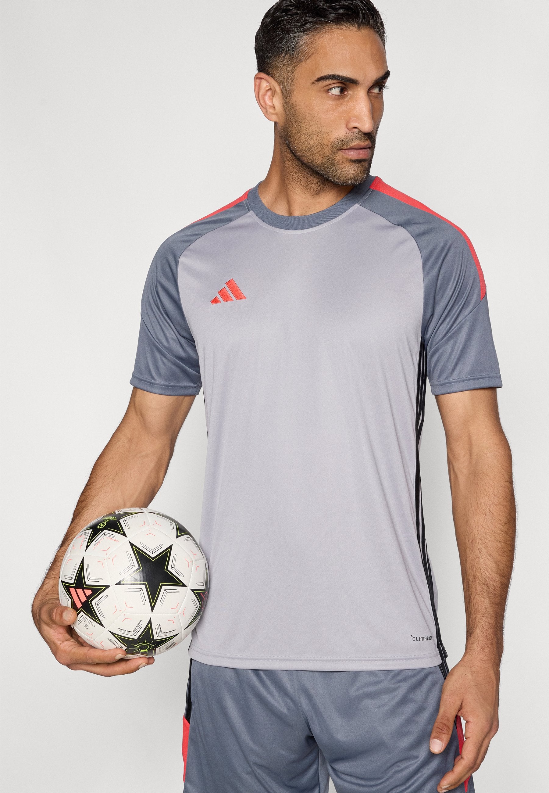 TIRO 26 ESSENTIALS - Sports T-shirt - light onix/onix/semi lucid red
