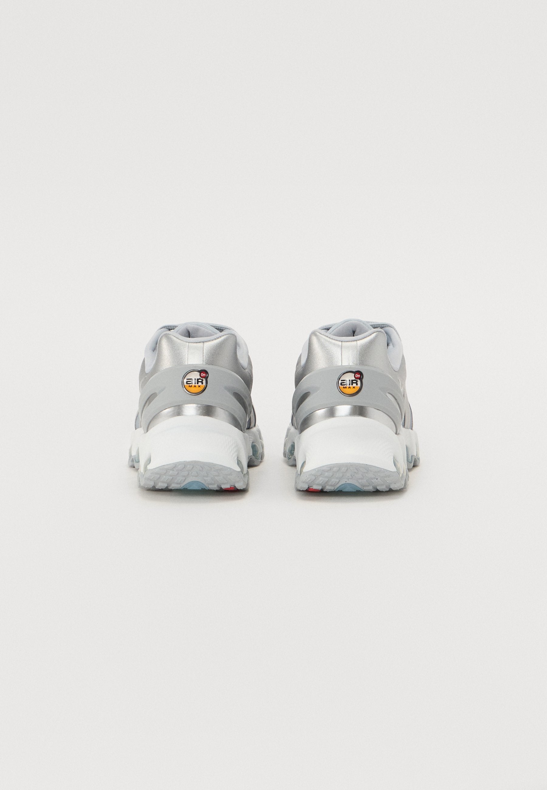 AIR MAX DN8 - أحذية رياضية - رمادي ذئب/فضي/أبيض
