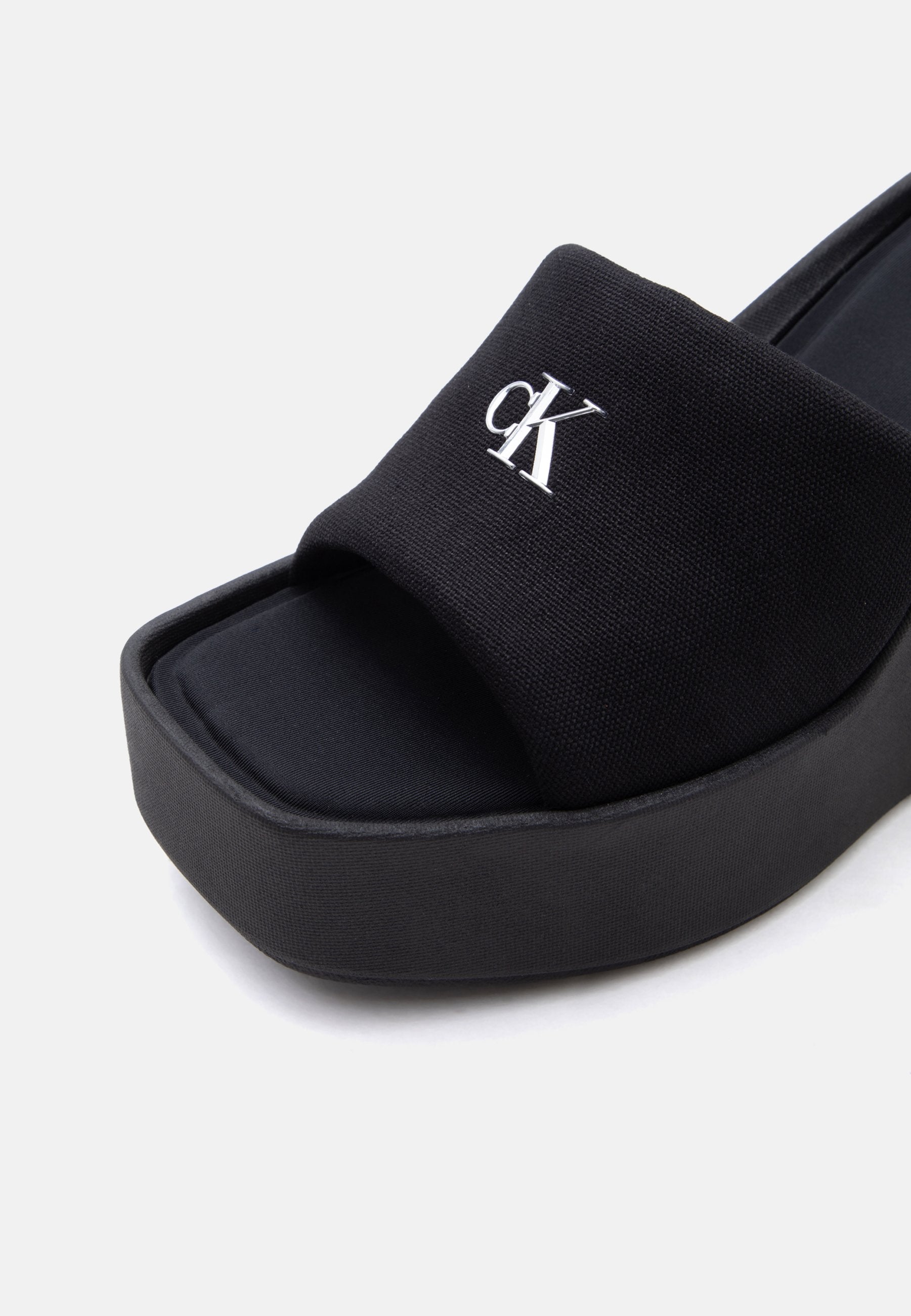 Heeled mules - triple black