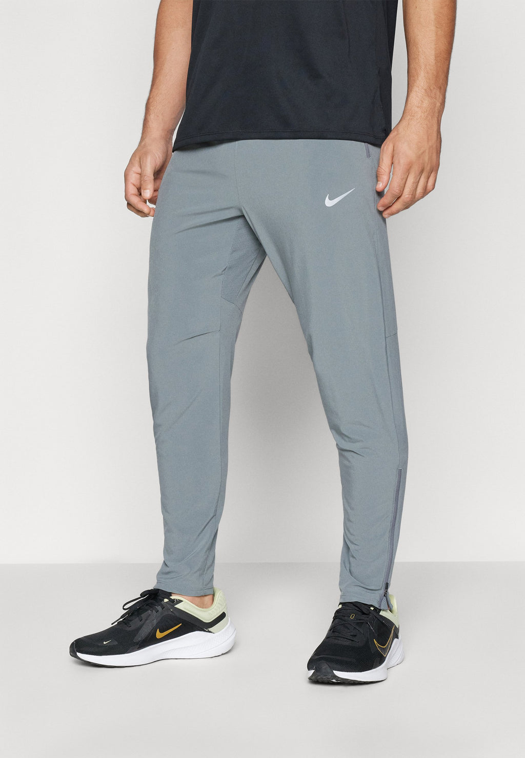 Tracksuit bottoms - smoke grey/reflective silver