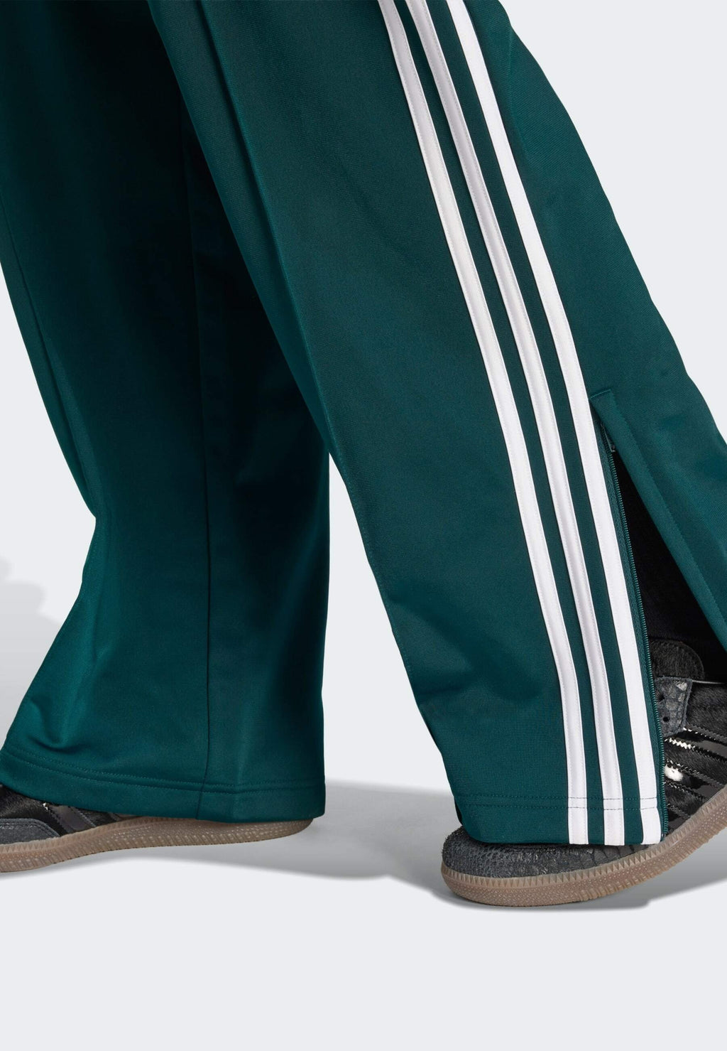 FIREBIRD LOOSE TRACKSUIT PANTS - Tracksuit bottoms - legacy teal/off white