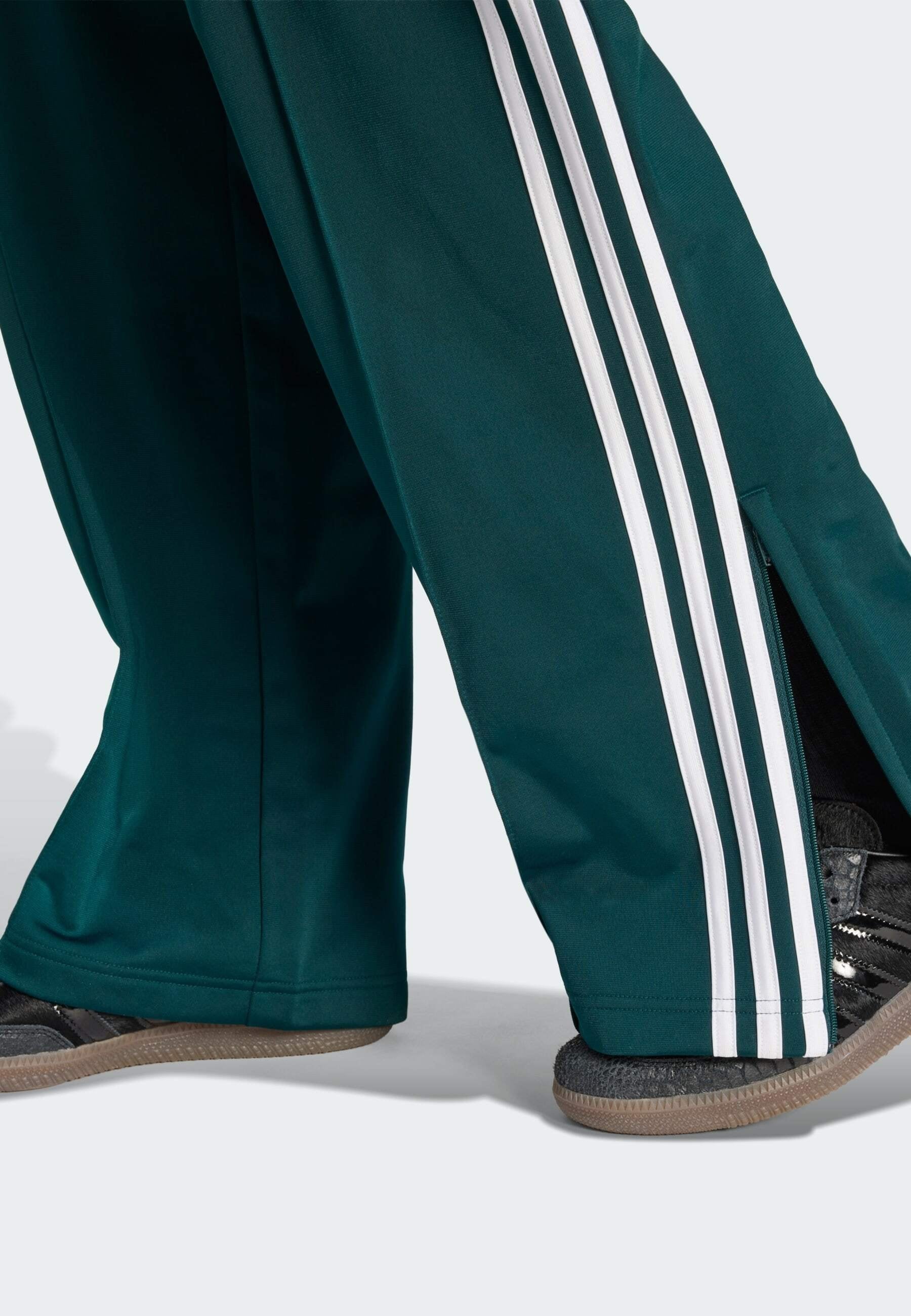 FIREBIRD LOOSE TRACKSUIT PANTS - Tracksuit bottoms - legacy teal/off white