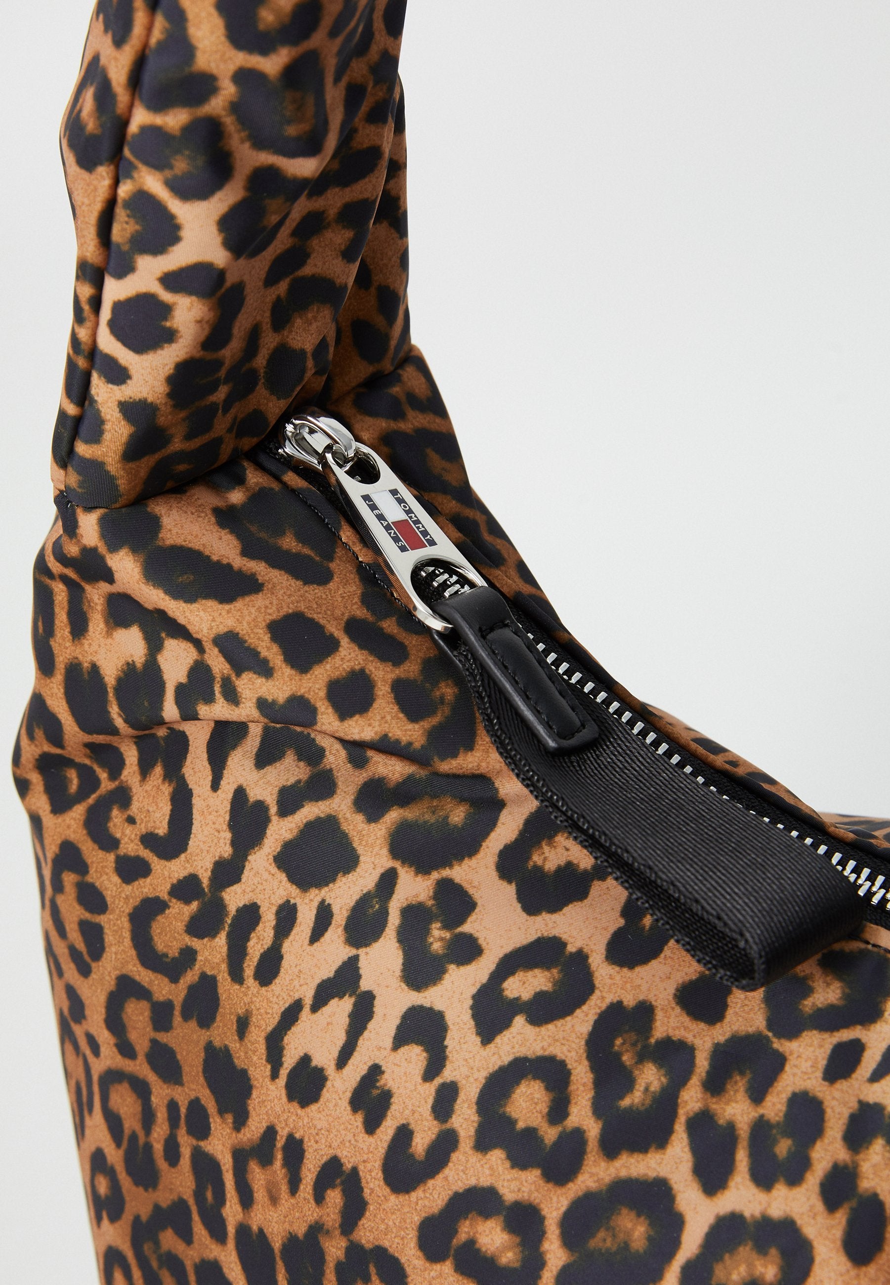 URBAN - Tote bag - brown