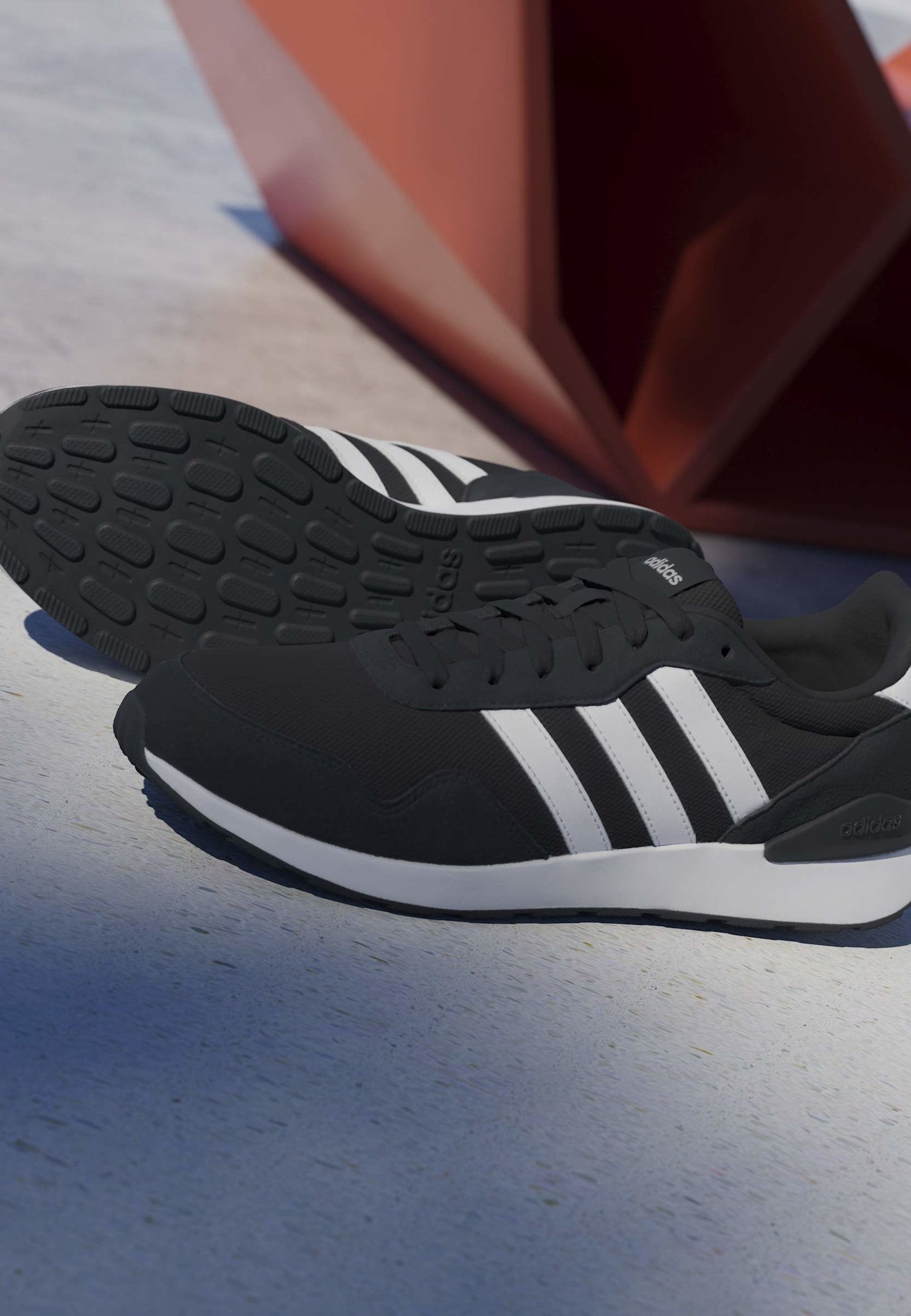 Trainers - core black cloud white core black