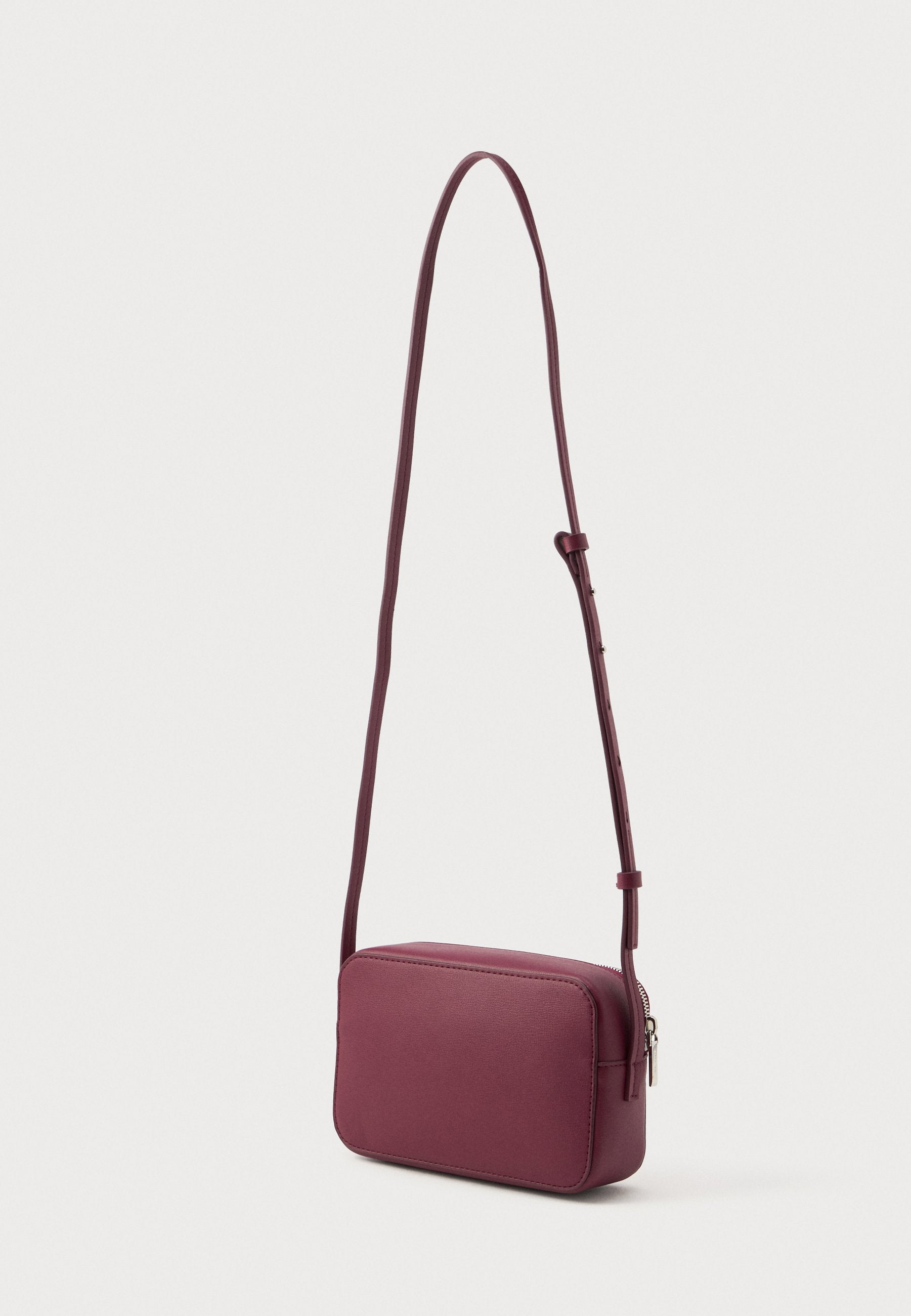 FOIL LOGO ELONGATED CAMERA BAG - Cross body bag - alluring pink