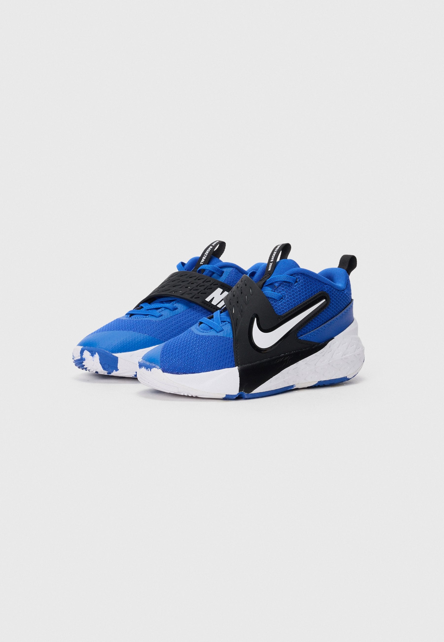 TEAM HUSTLE UNISEX - Basketball shoes - game royal/white/black