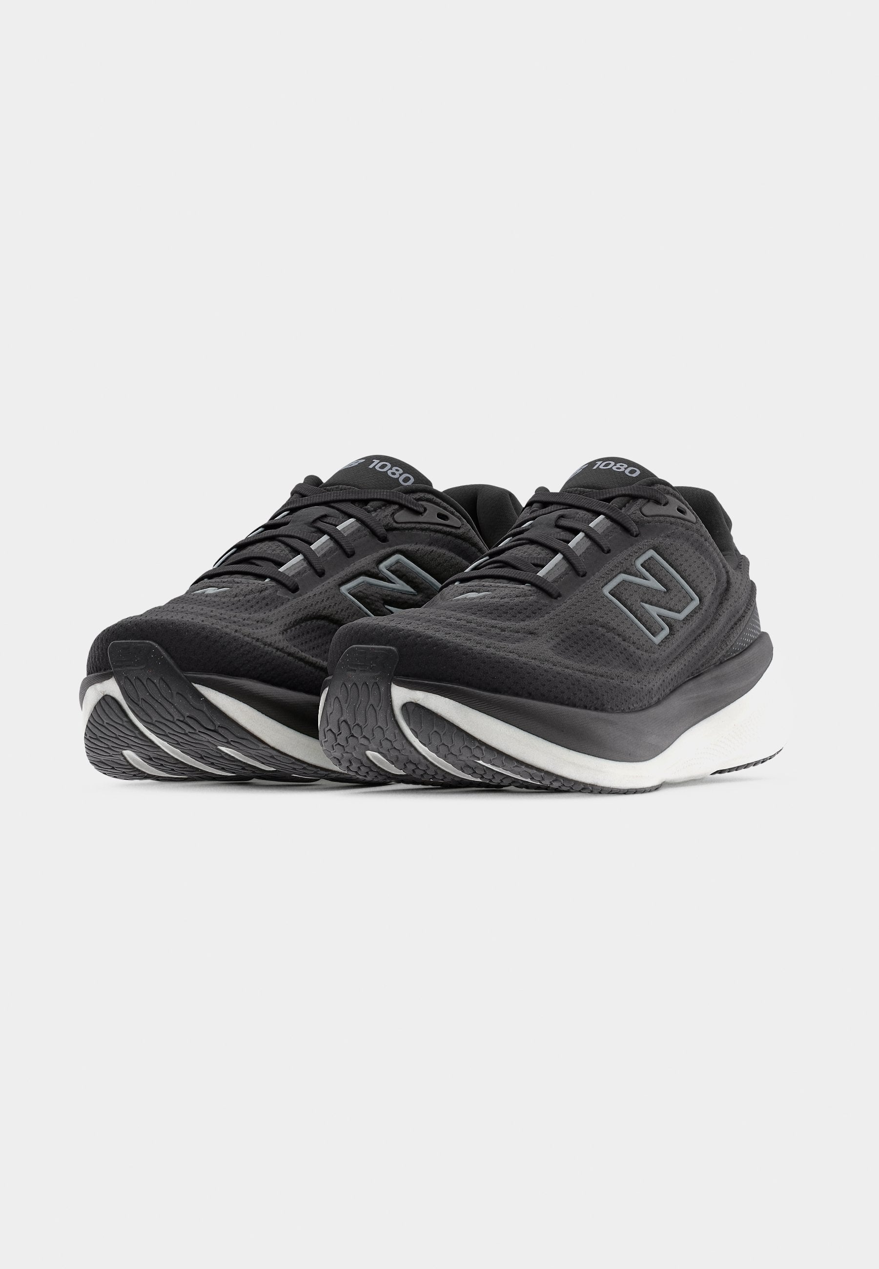 1080V15 - Road running shoes - black