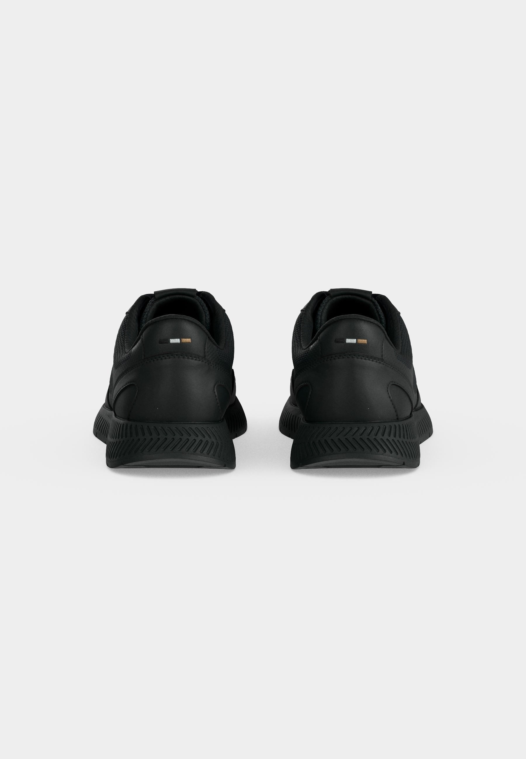 Trainers - black