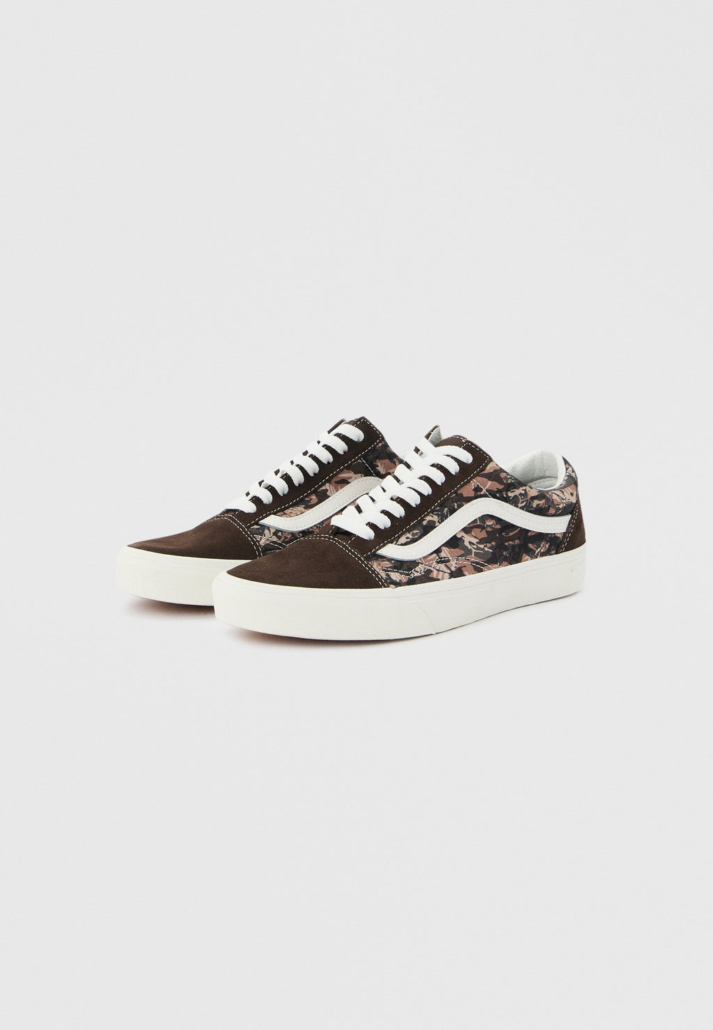 OLD SKOOL UNISEX - Skate shoes - brown
