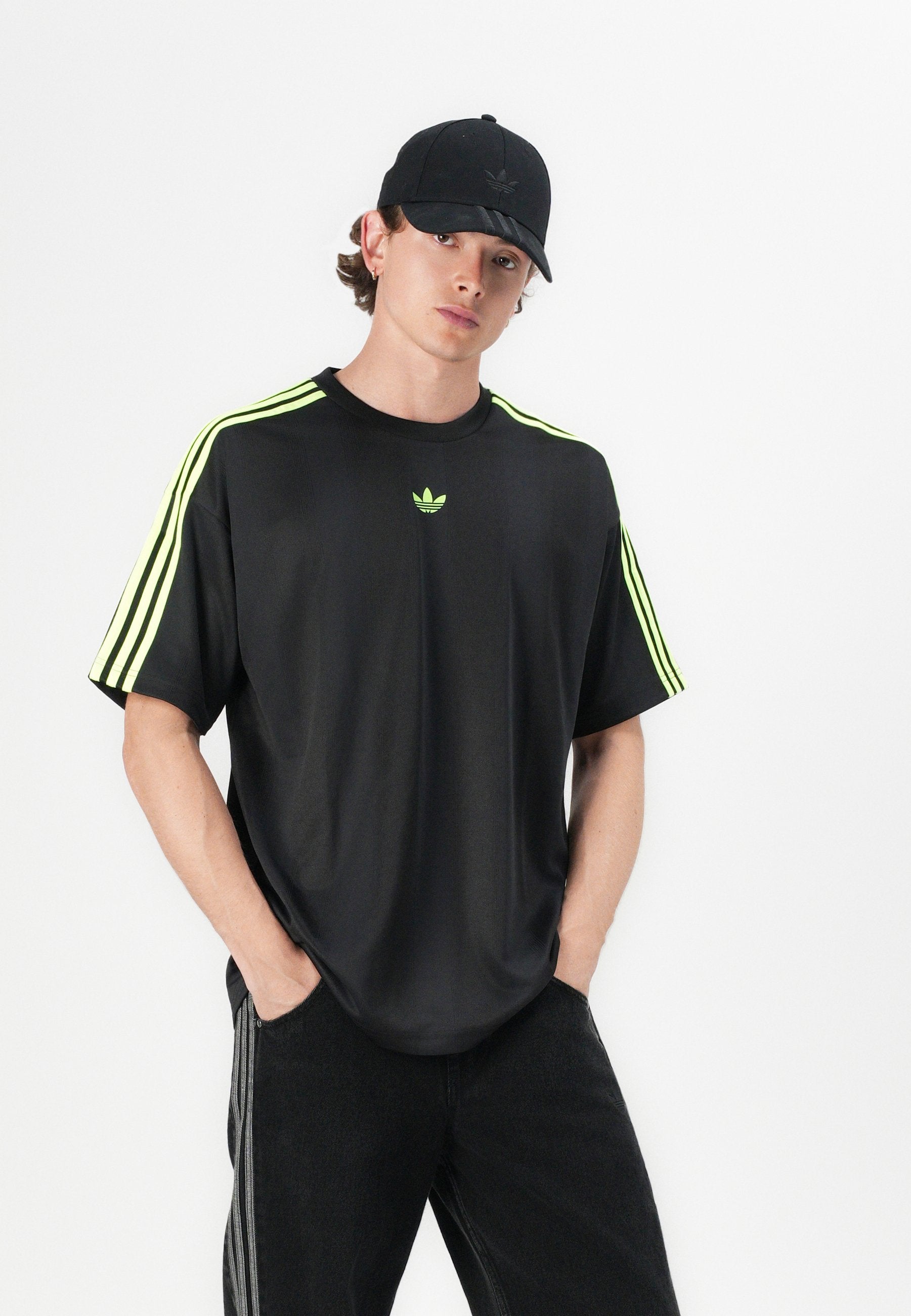 JACQUARD JERSEY - Print T-shirt - black/signal green