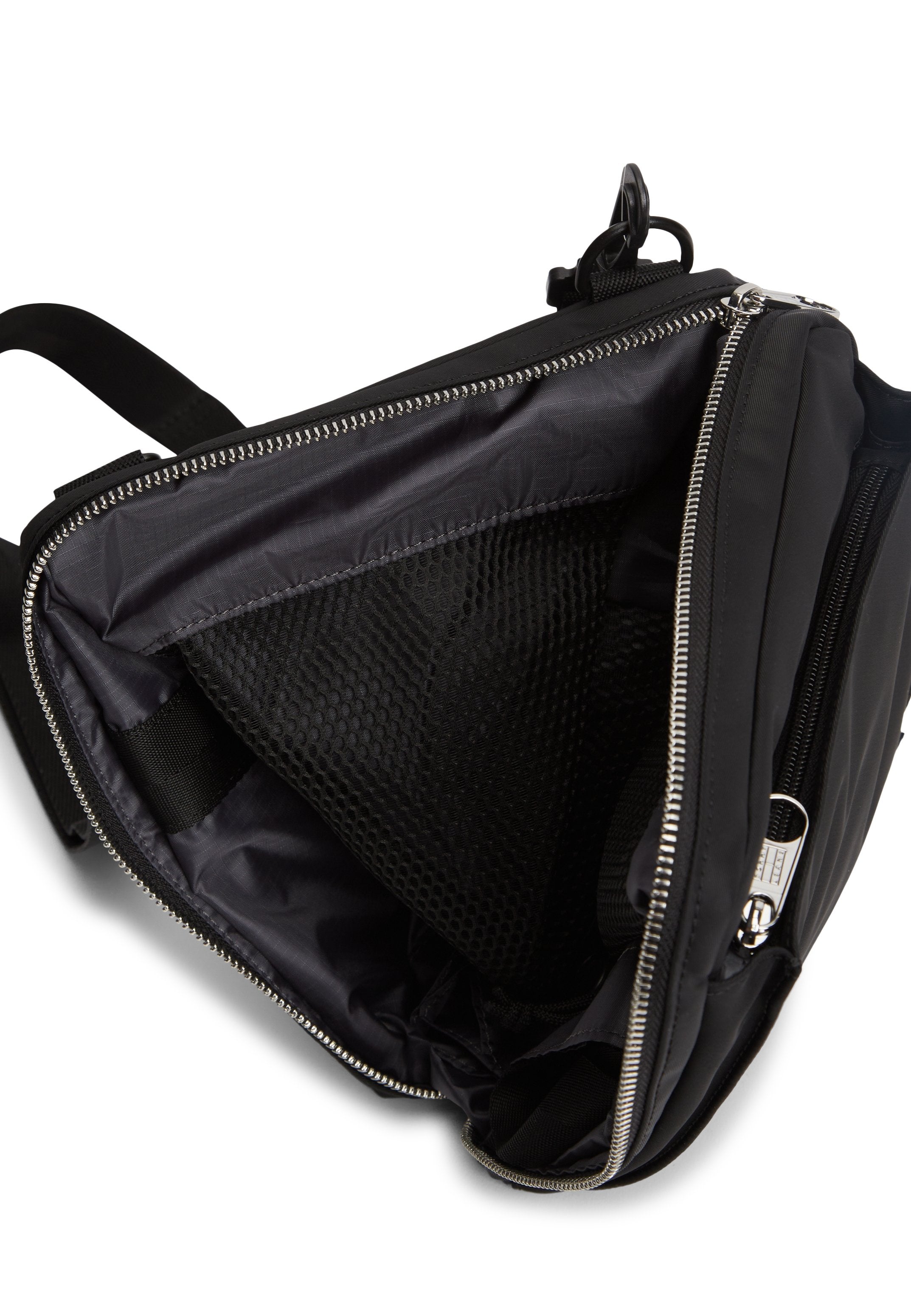 TJM FUNCTIONAL REPORTER TOTE - Cross body bag - black