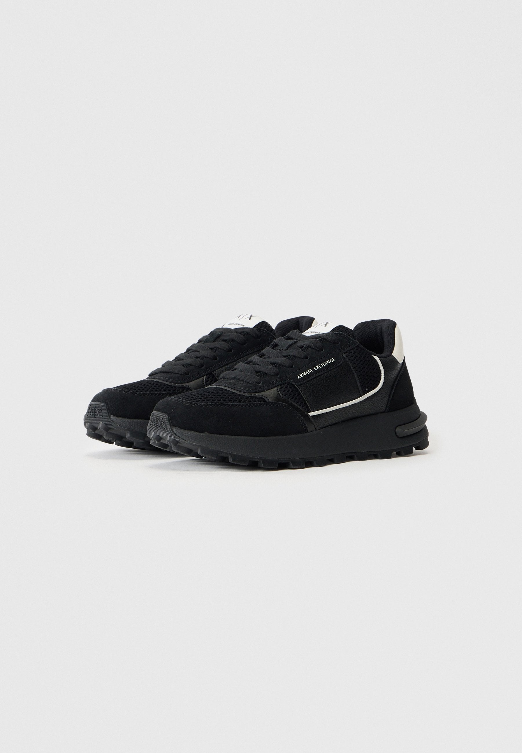 Trainers - black/off white