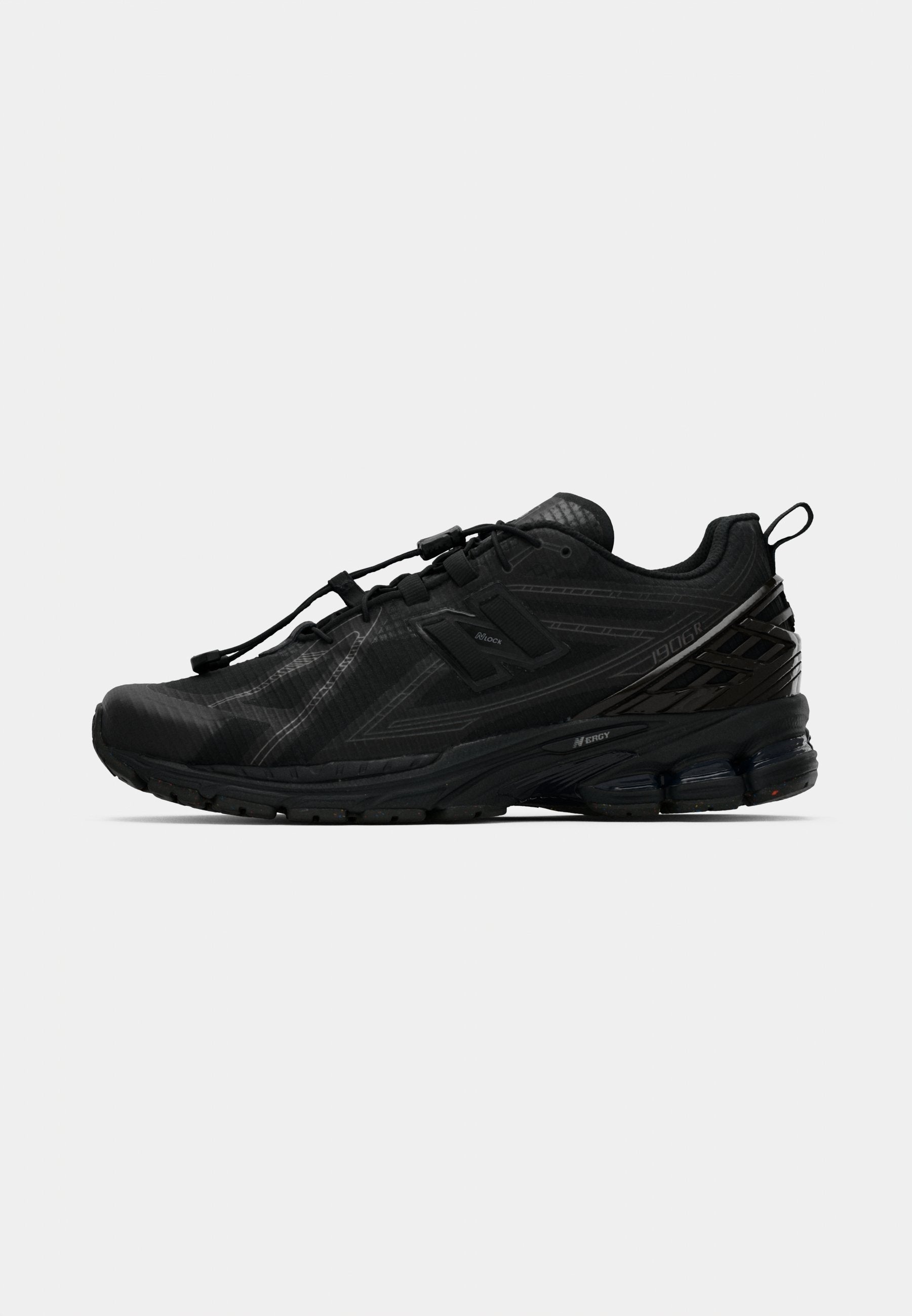U1906 UNISEX - Trainers - black