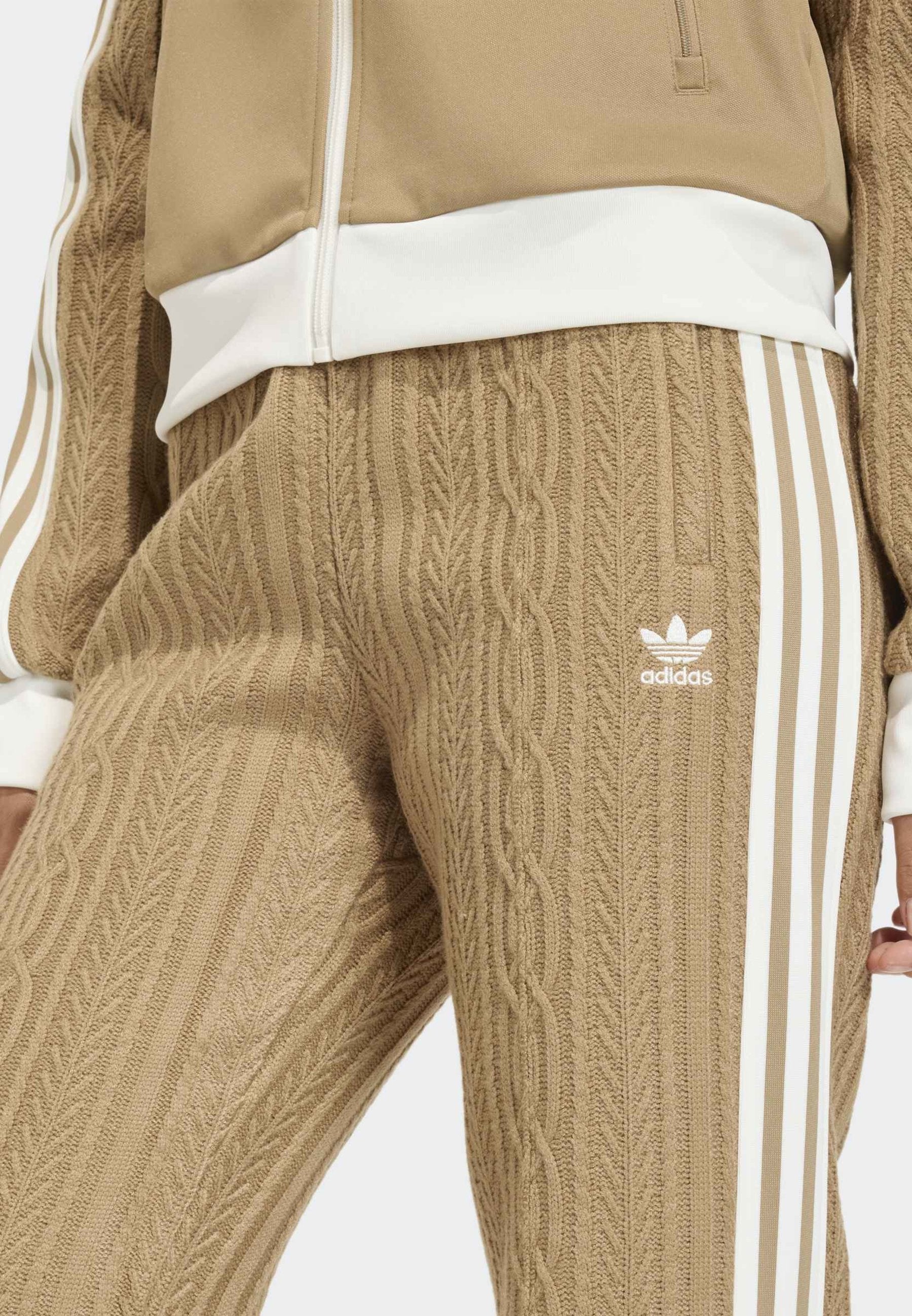 CLASSIC - Tracksuit bottoms - cardboard