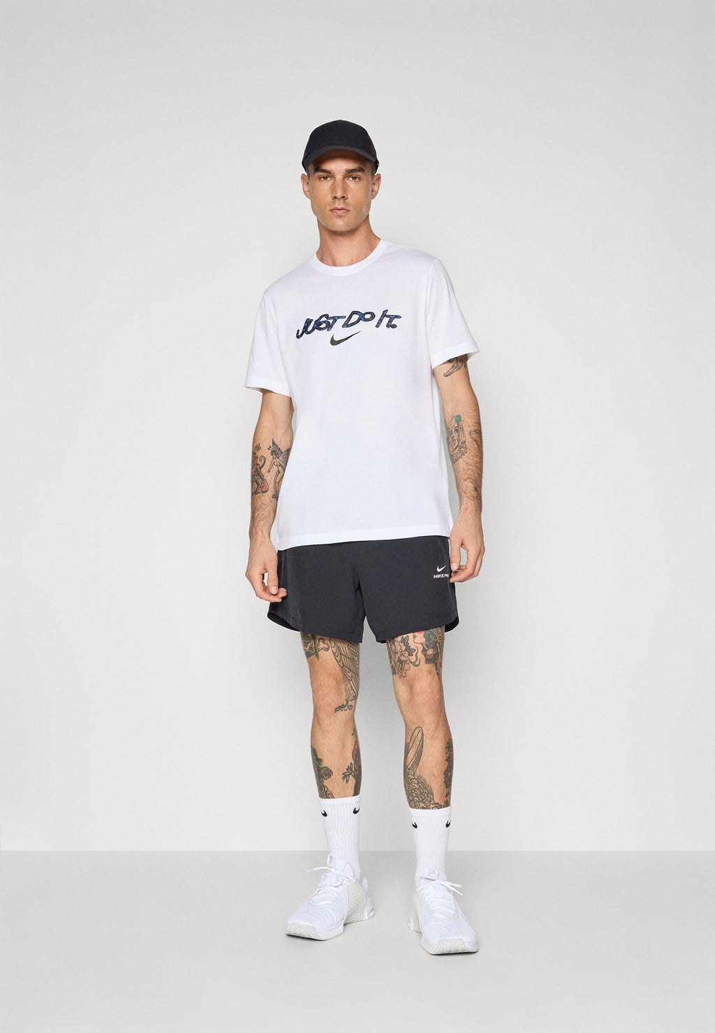 SHORT - Sports shorts - black/white
