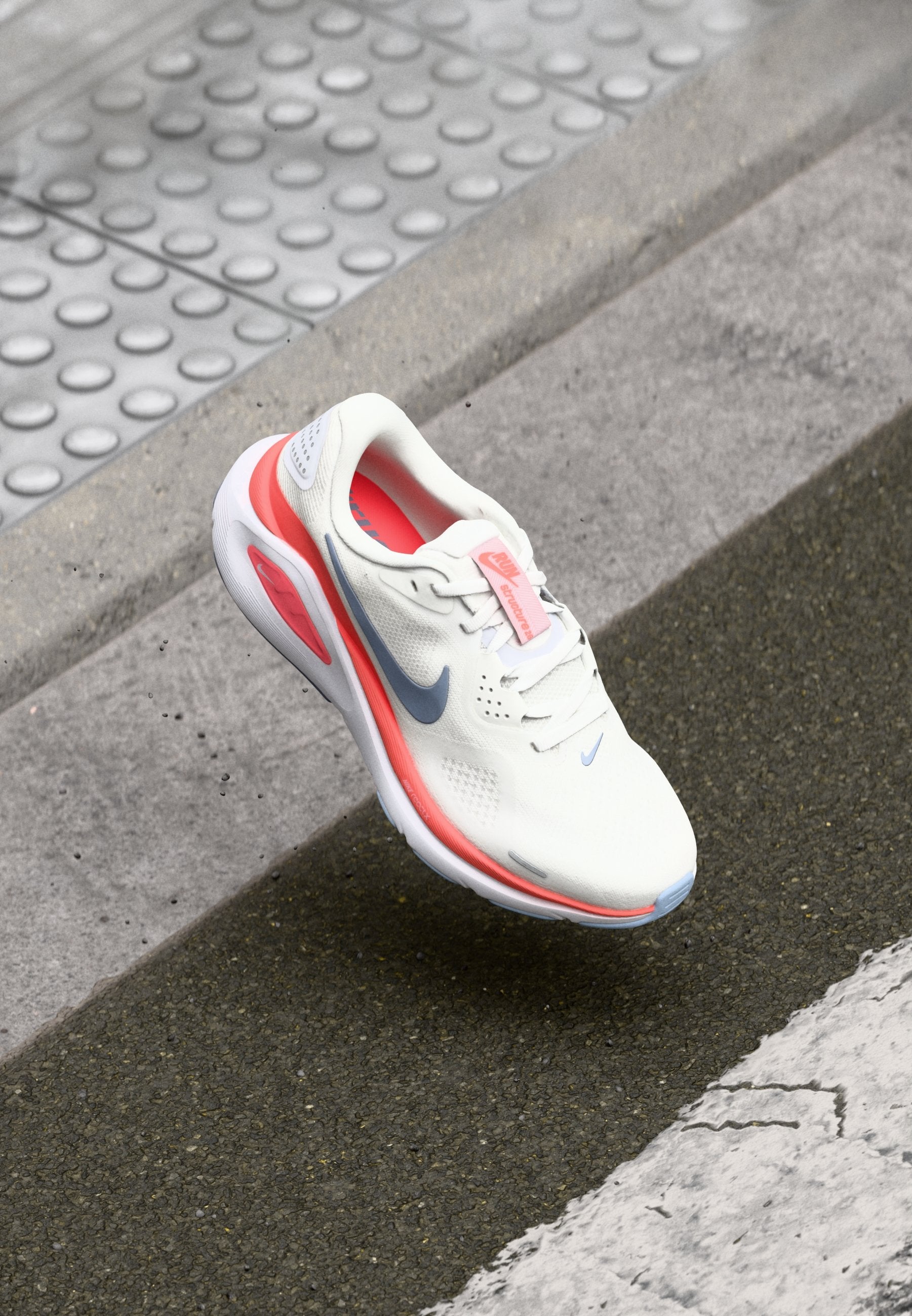 W NIKE STRUCTURE 26 - Road running shoes - white/ashen slate/hot lava/hydrogen blue