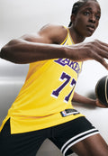 LOS ANGELES LAKERS LUKA DONČIĆ ICON - Club wear - amarillo