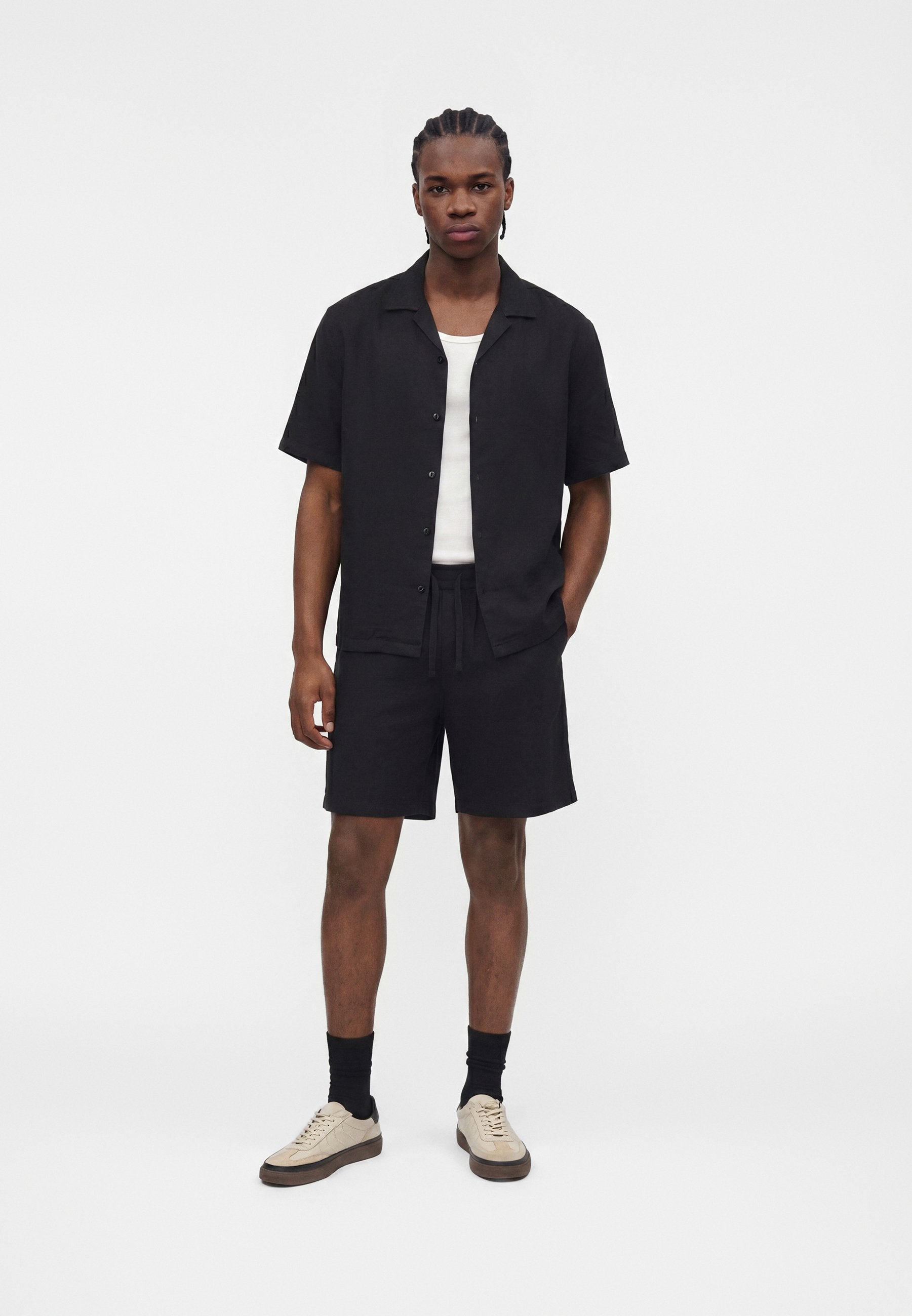 EASY - Shorts - black
