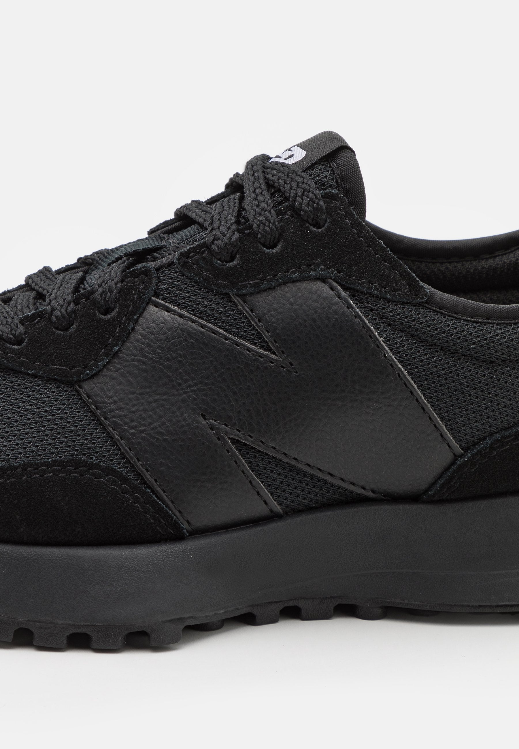 MS327 UNISEX - Trainers - black