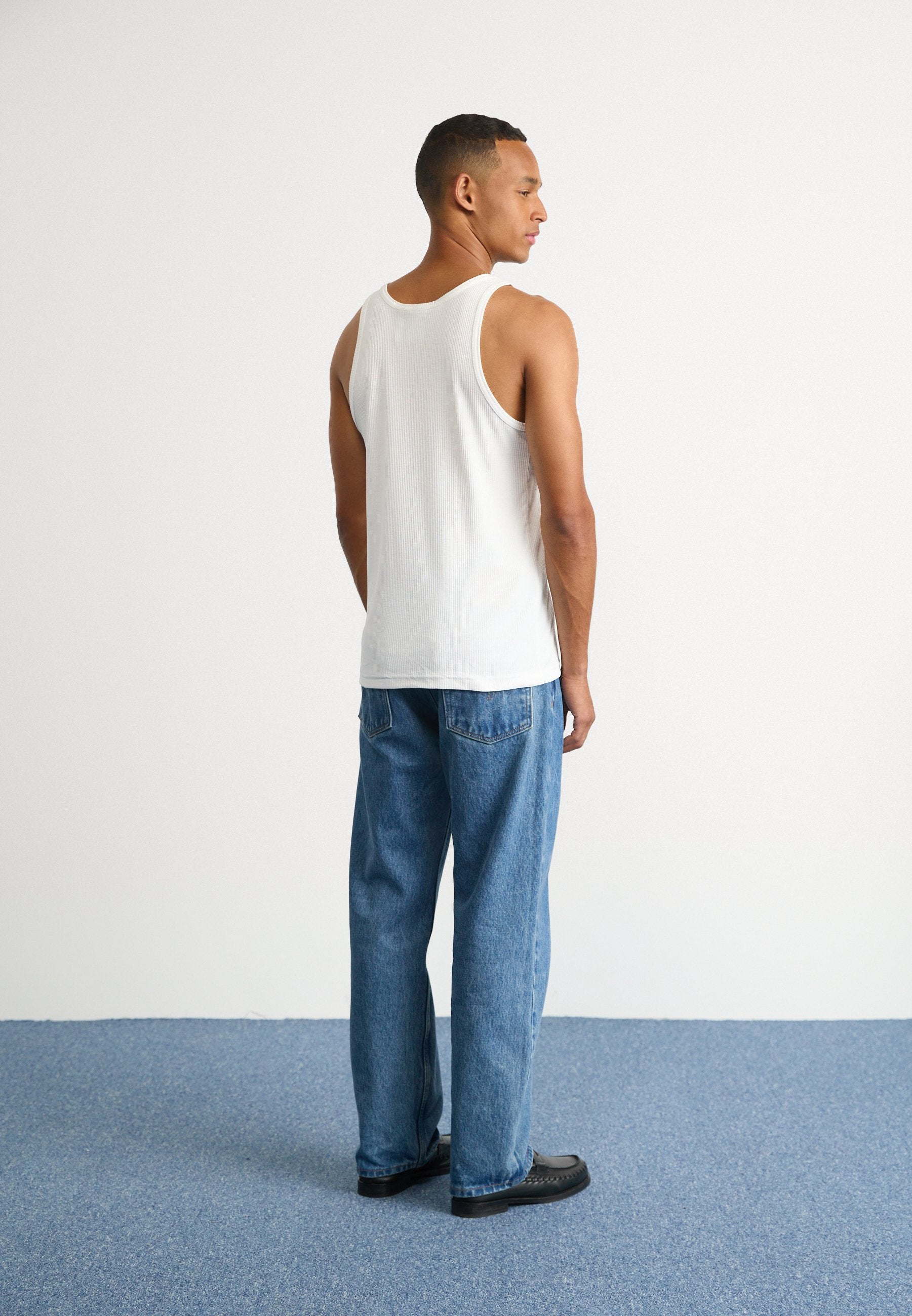 ESS TANK - Top - white