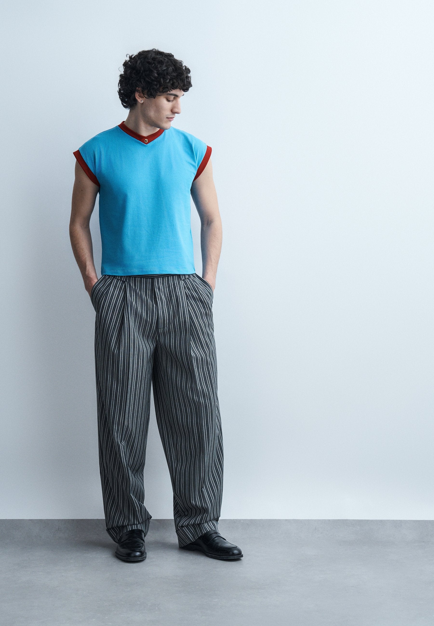 VINTAGE WITH MEDUSA DETAIL - Basic T-shirt - azure blue/lipstick red