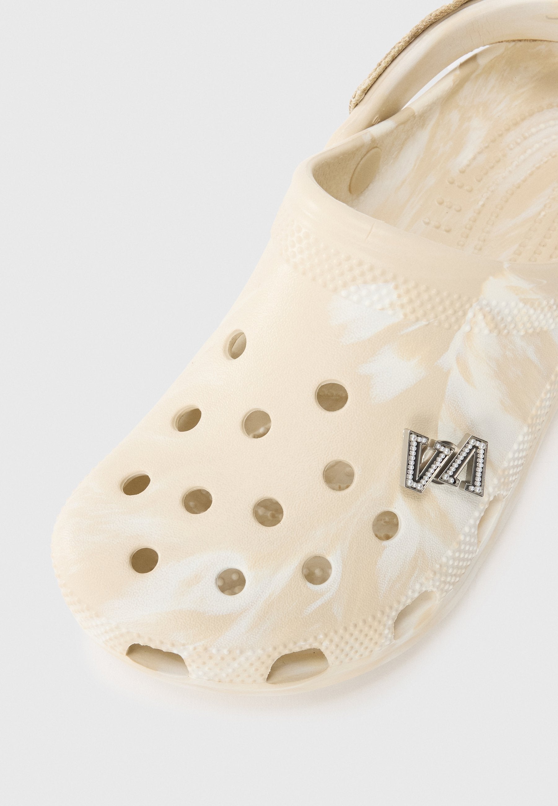ELEVATOR BOYS X CROCS CLASSIC CLOG UNISEX - أحذية - رملية