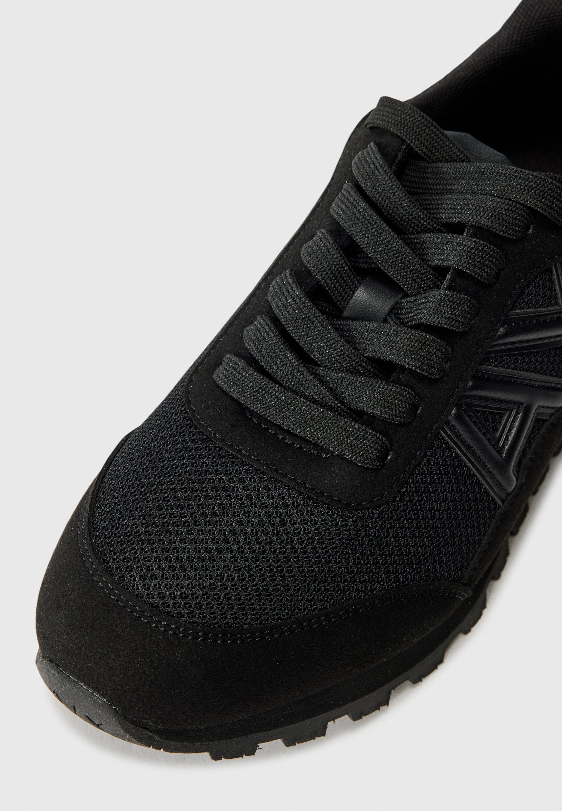 Trainers - black