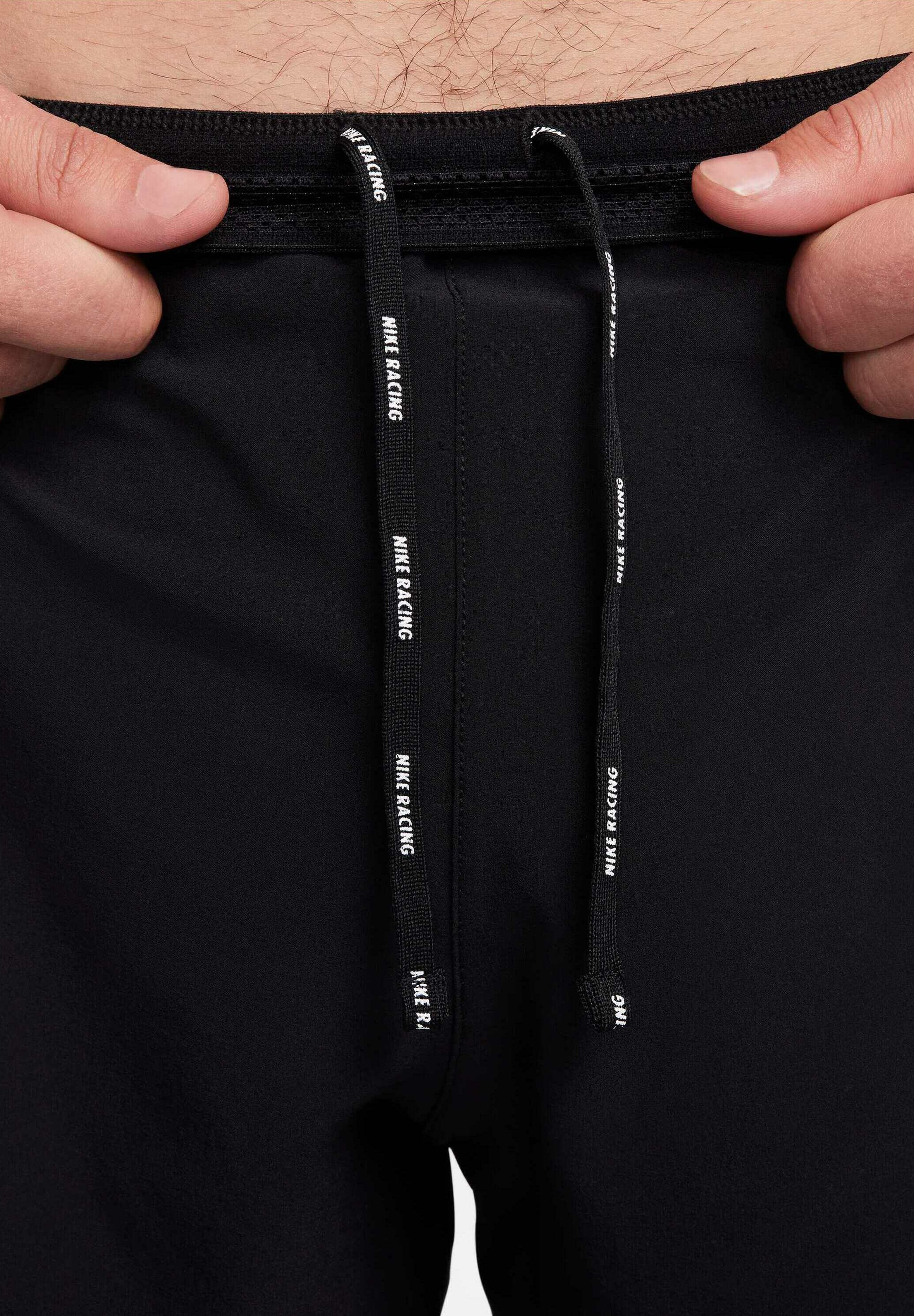 M NK DFADV AROSWFT 4INBF SHORT - Sports shorts - black summit white