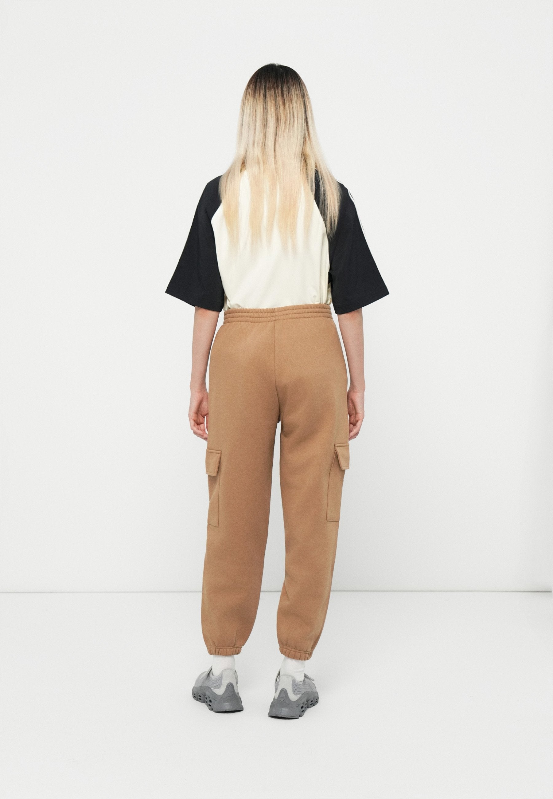 Cargo trousers - cardboard