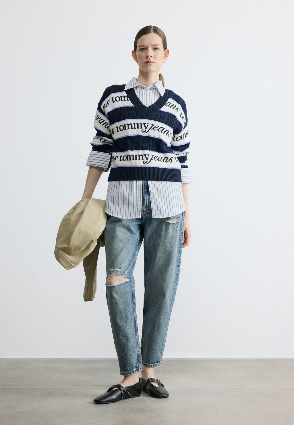 DISTRESSED ULTRA HIGH TAPERED LEG MOM JEANS - Mom Jeans - denim light