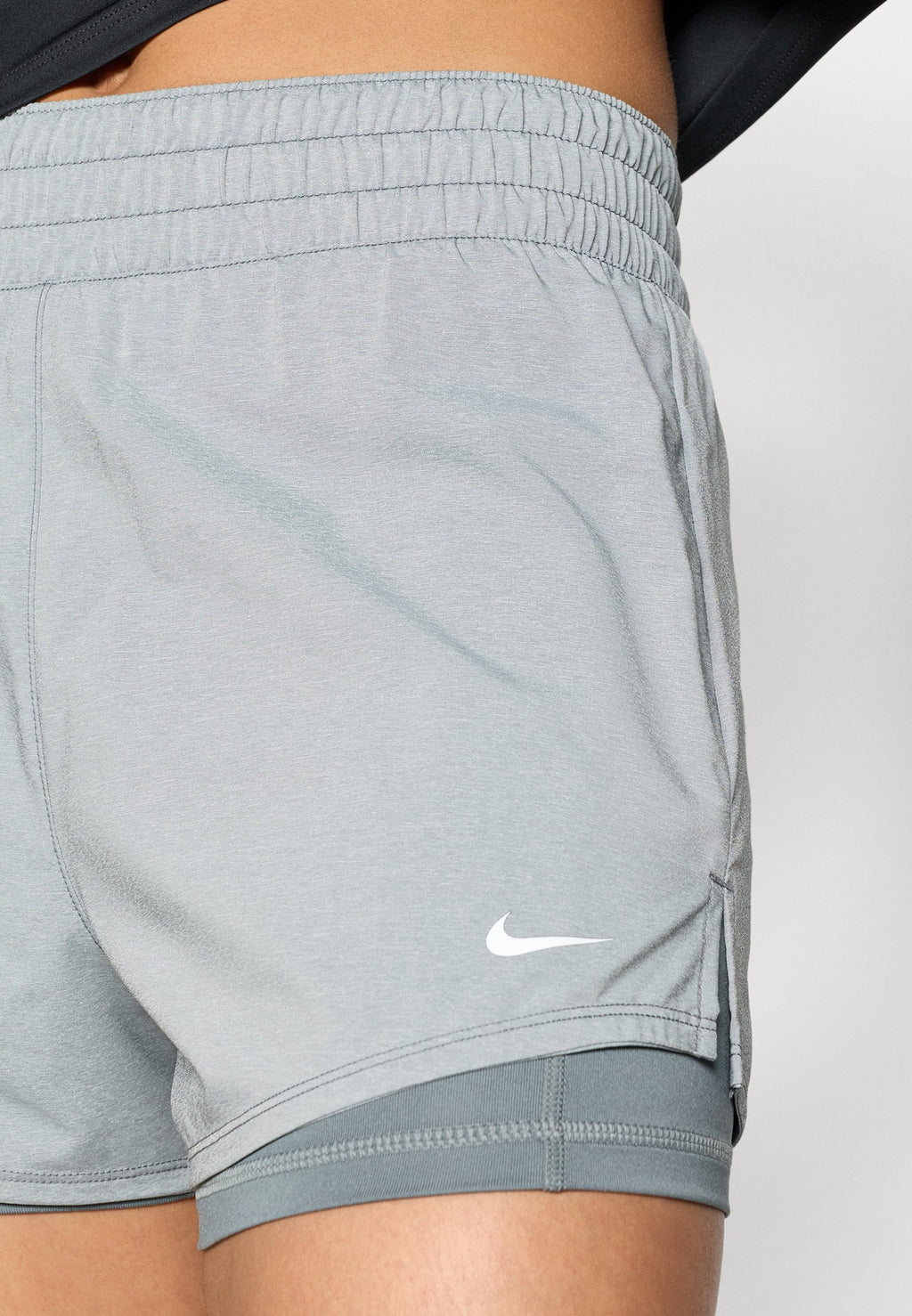 ONE SHORT - 2-in-1 shorts - smoke grey/white