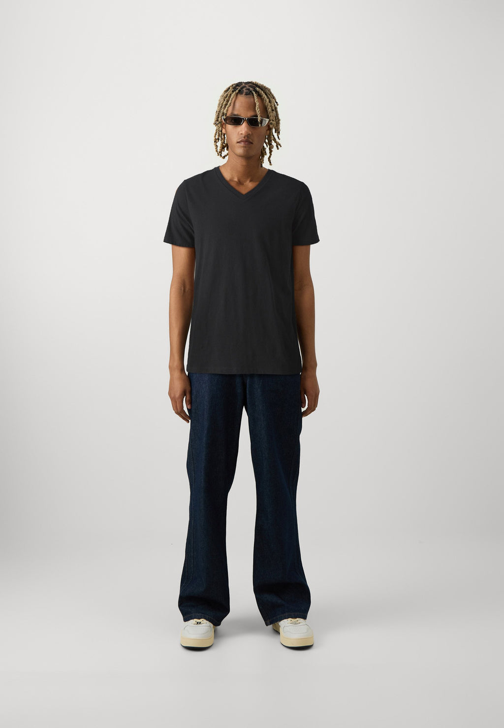 CLASSIC  - Basic T-shirt - true black