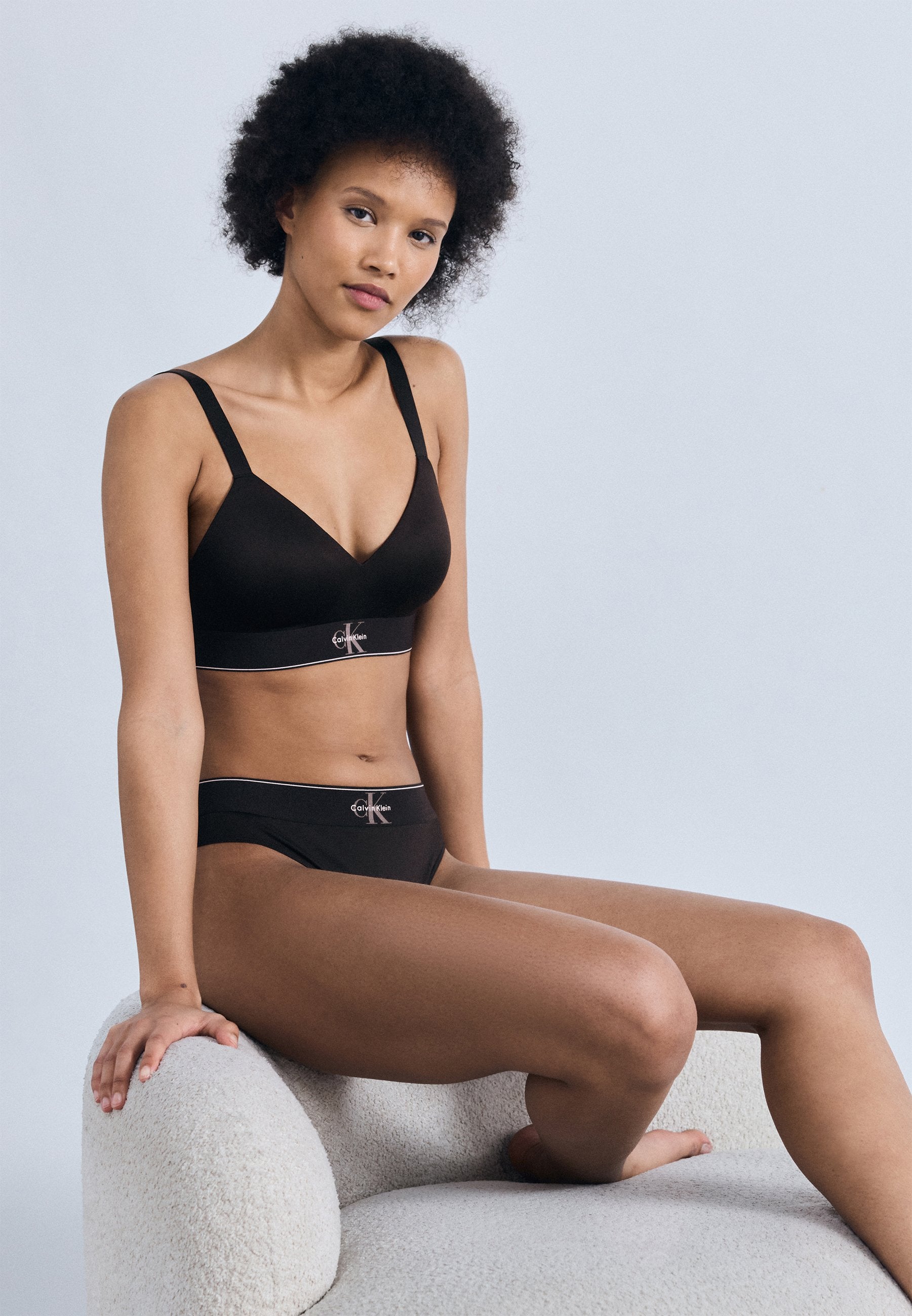 LIGHTLY LINED BRALETTE GRAPHIC - Triangle bra - black