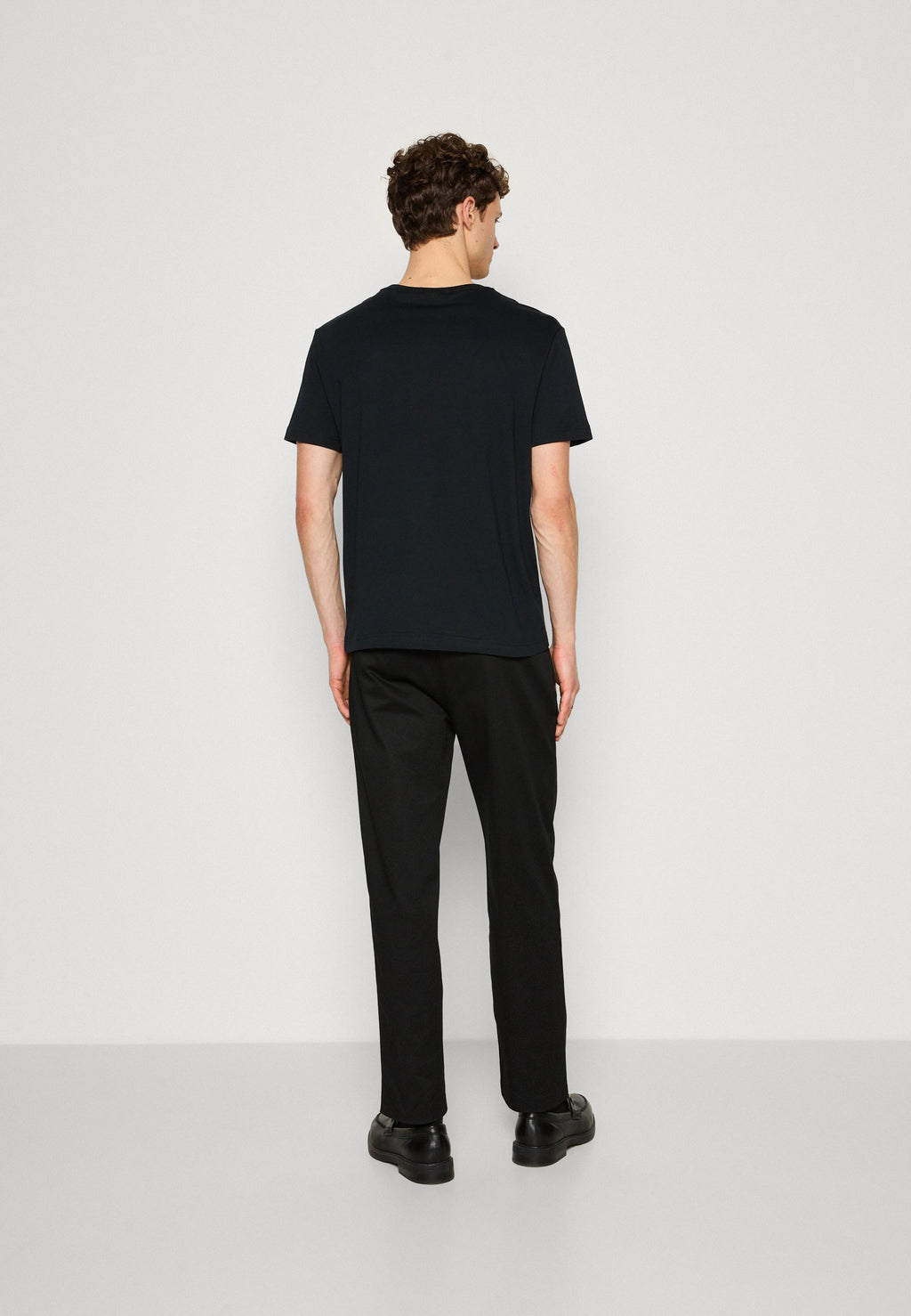 PRINTED ARCHIVE SHIELD - Basic T-shirt - black
