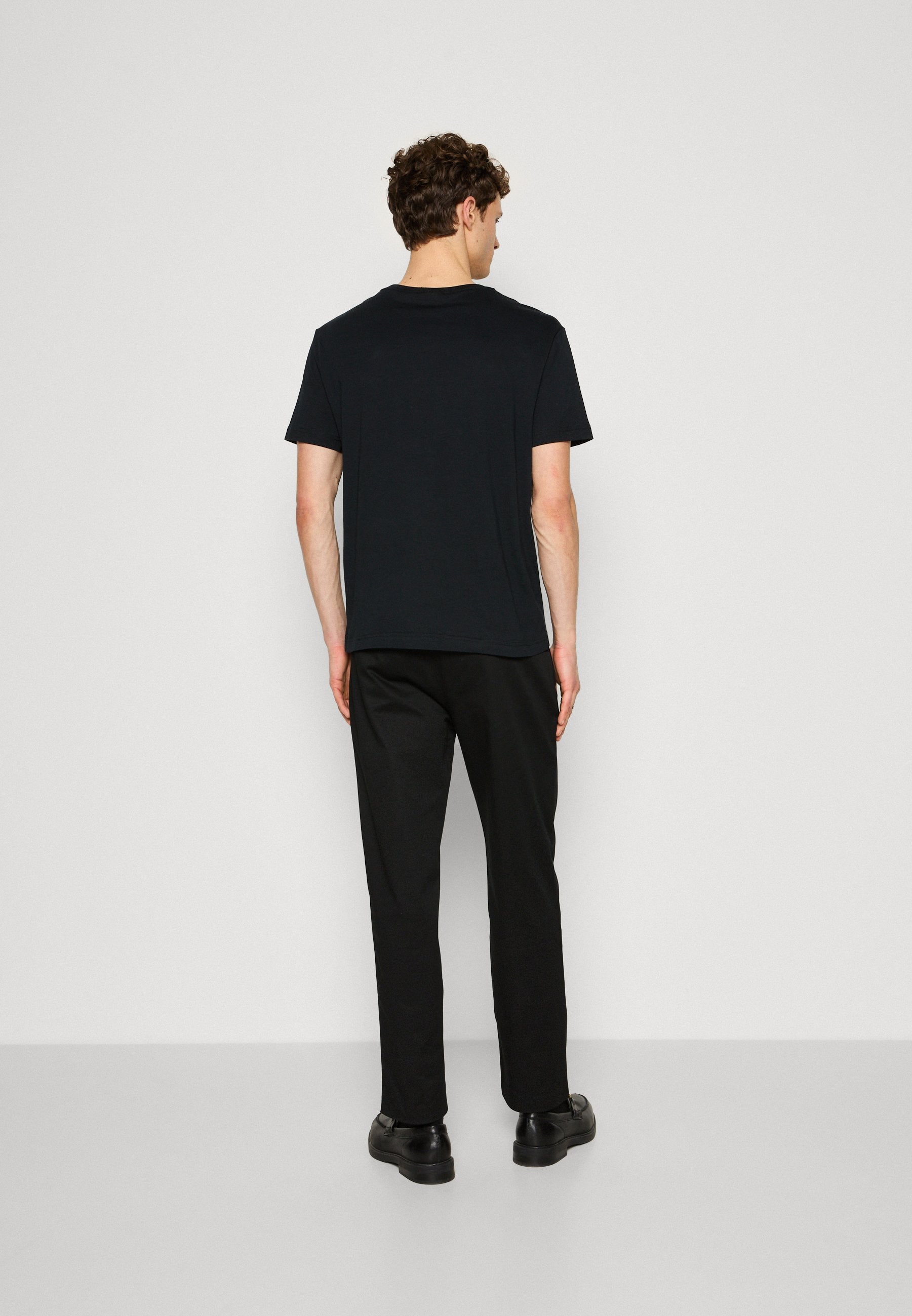 PRINTED ARCHIVE SHIELD - Basic T-shirt - black