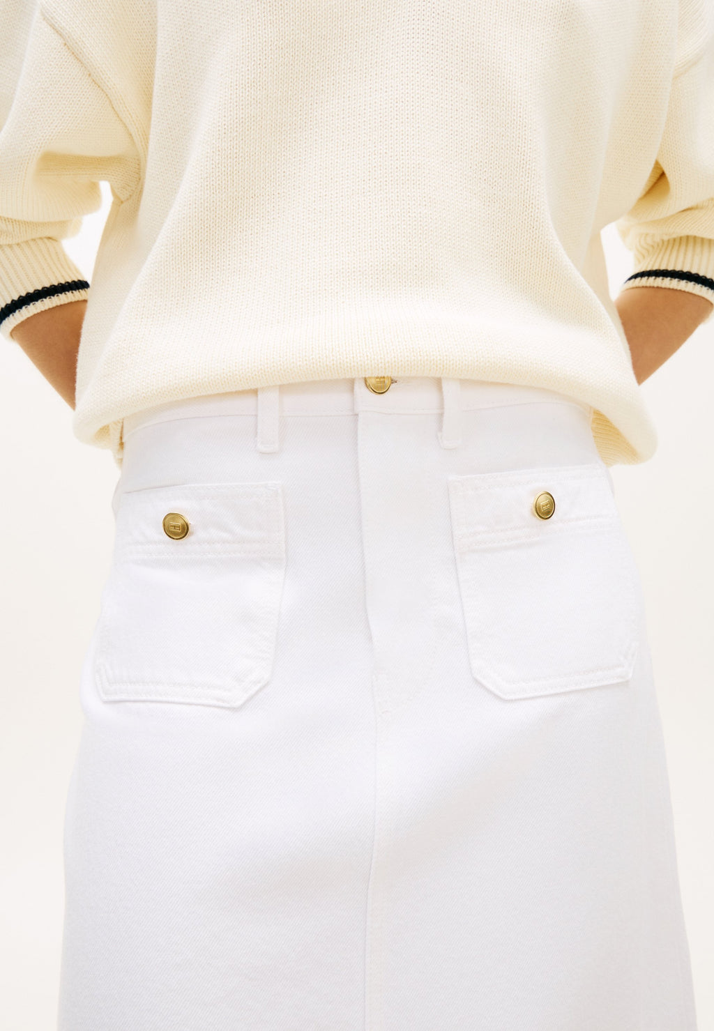 GOLD-TONE BUTTON WHITE DENIM MIDI SKIRT - Pencil skirt - optic white