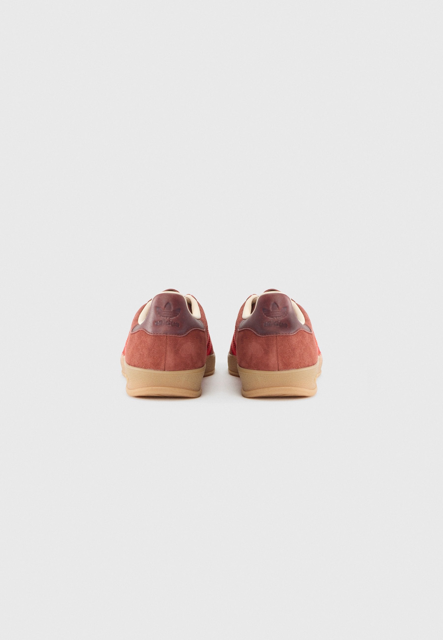 GAZELLE INDOOR UNISEX - Trainers - fox brown/red/gum