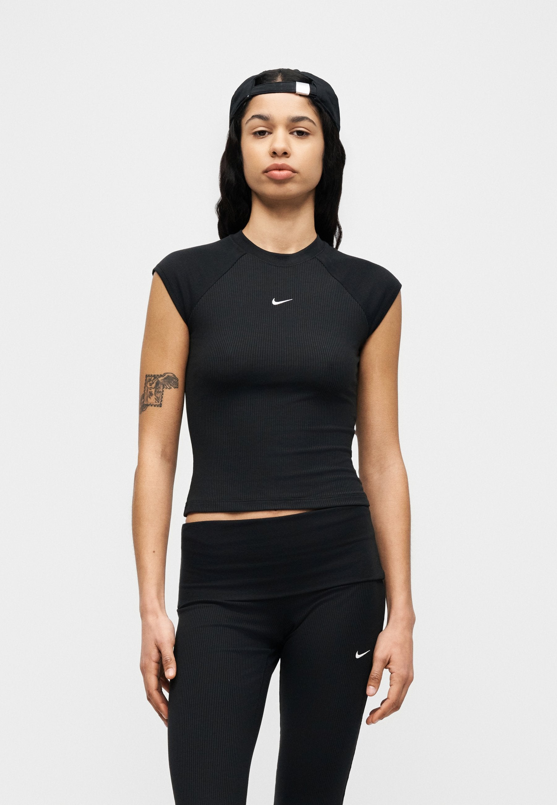 CHILL - Basic T-shirt - black/sail