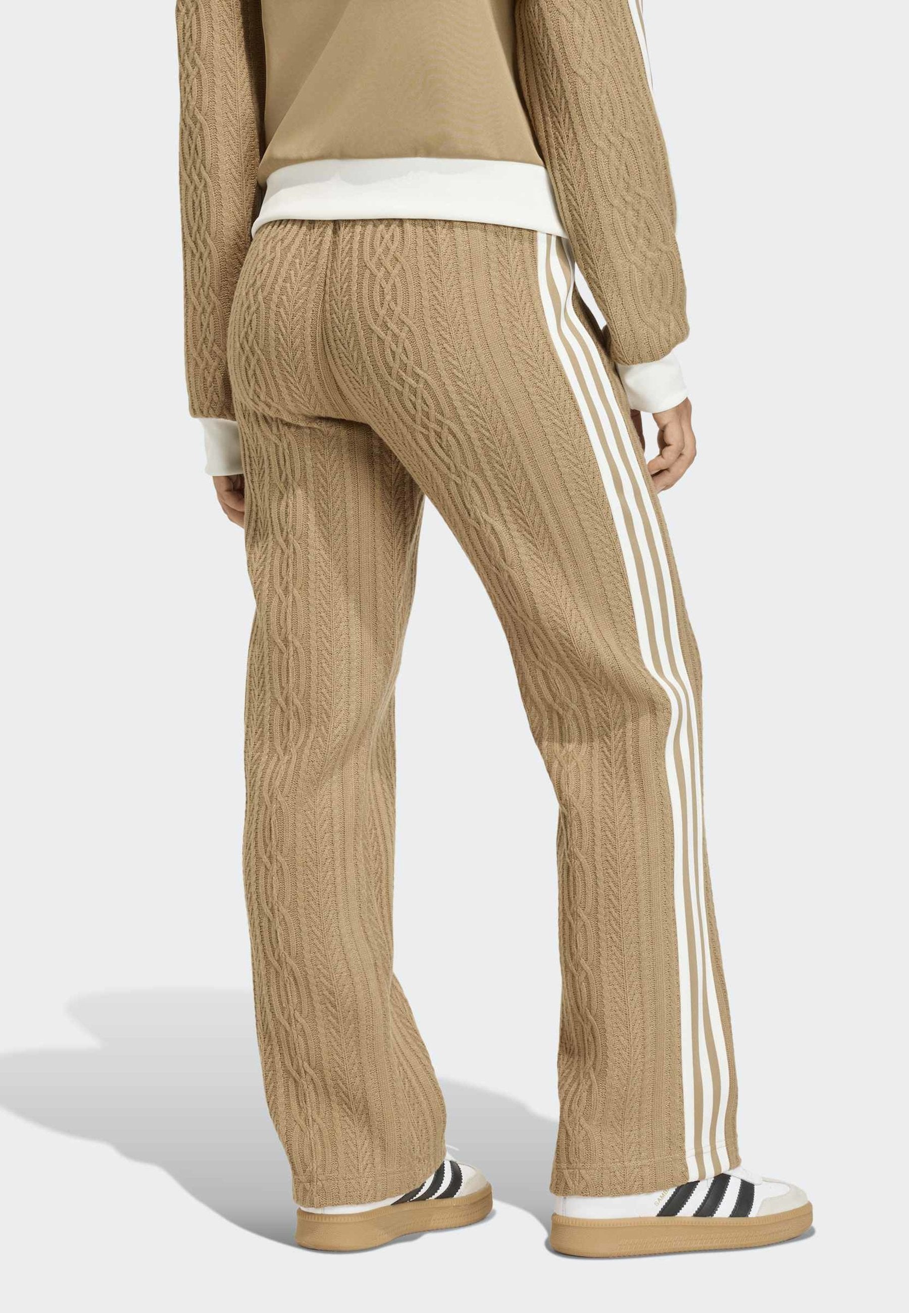 CLASSIC - Tracksuit bottoms - cardboard