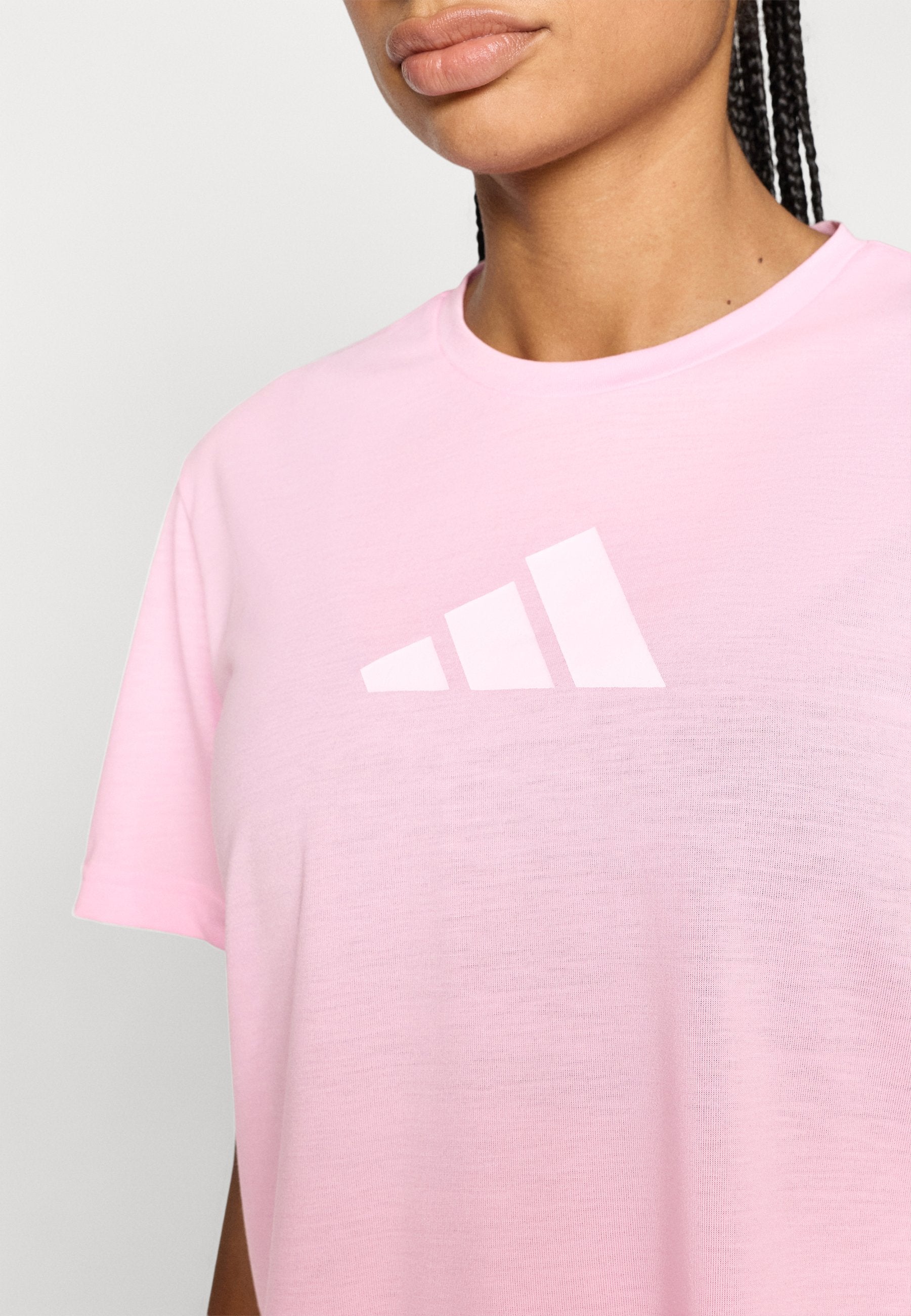 ADIDAS WORKOUT ESSENTIALS BIG PERFORMANCE LOGO TRAINING - T-shirt imprimé - true pink