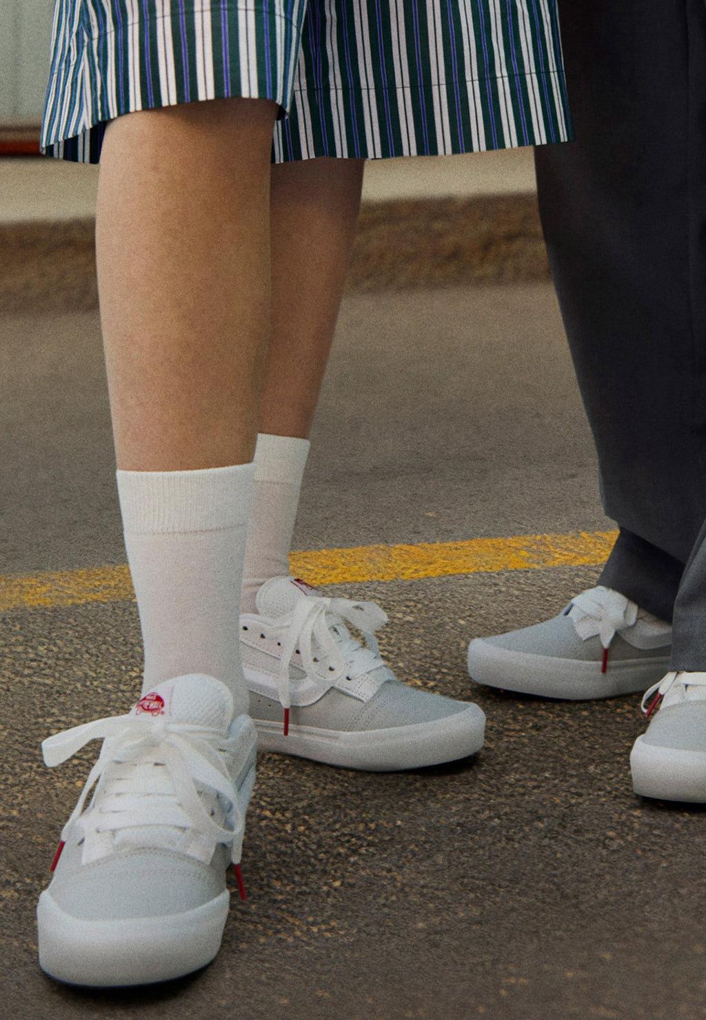 KNU SKOOL UNISEX - Skate shoes - white/red