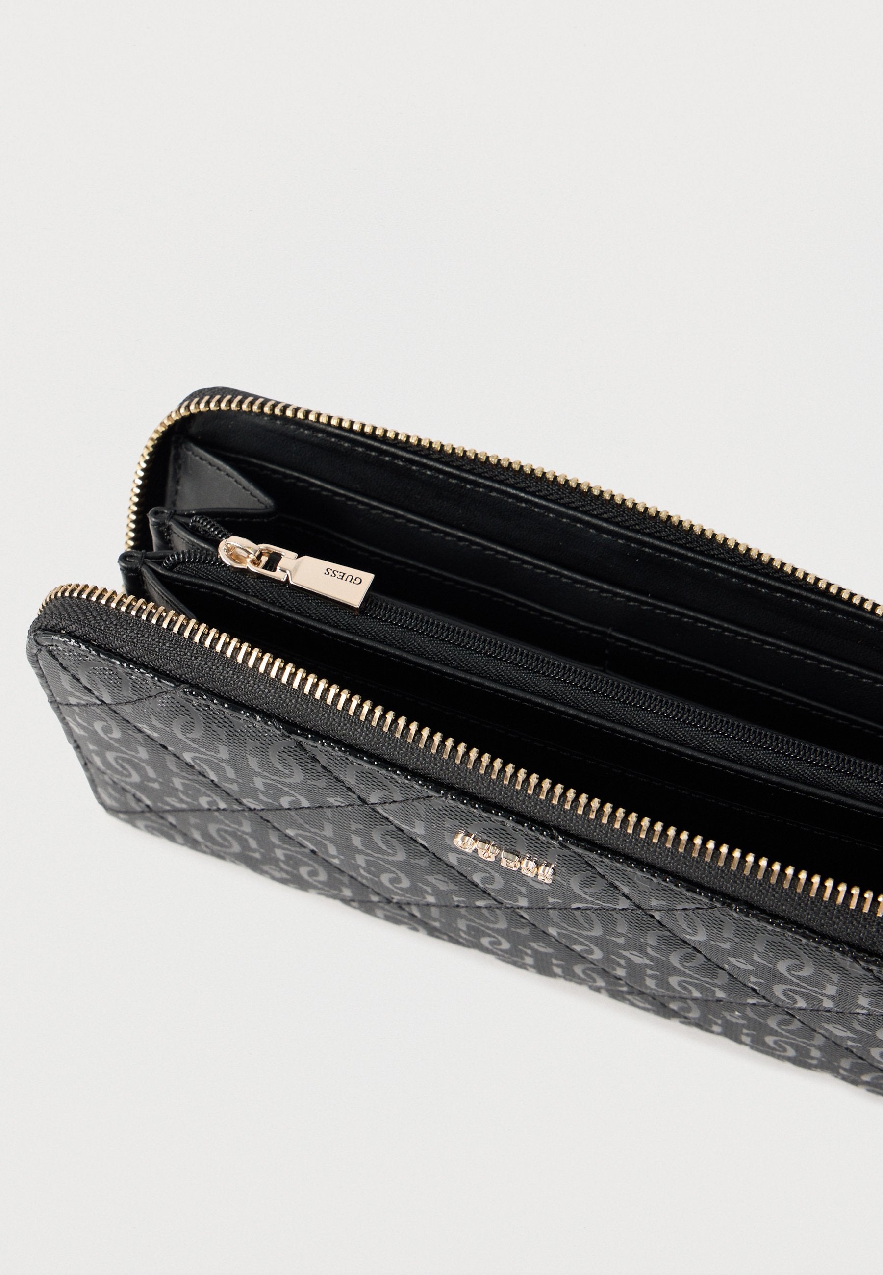 LIBBY SLG LARGE ZIP AROUND - Wallet - black