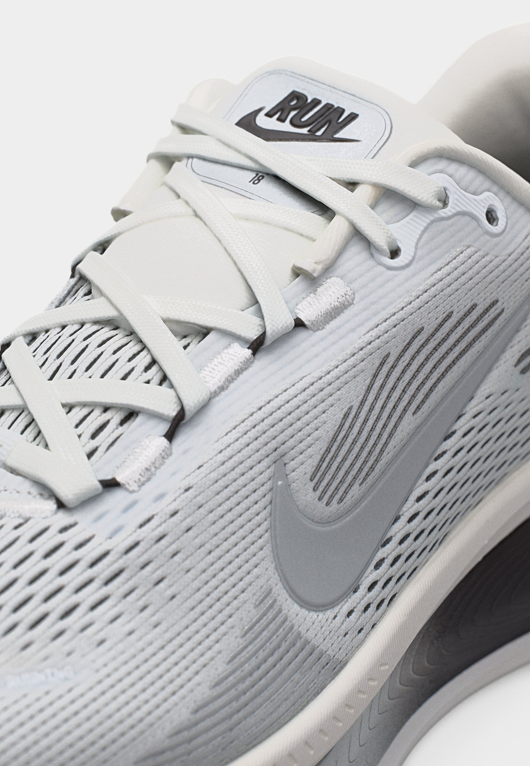 VOMERO 18 - Road running shoes - summit white/metallic silver-coloured/black/off white