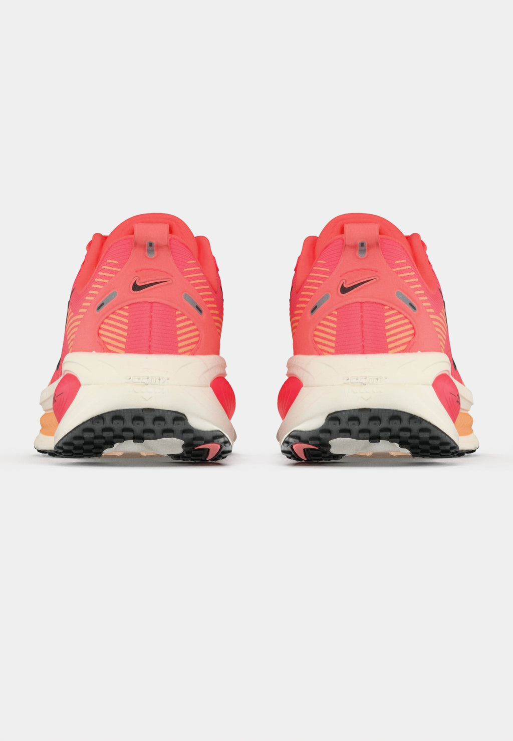 VOMERO 18 - Chaussures de running sur route - hot lava/black/chalk/orange pulse/orange chalk