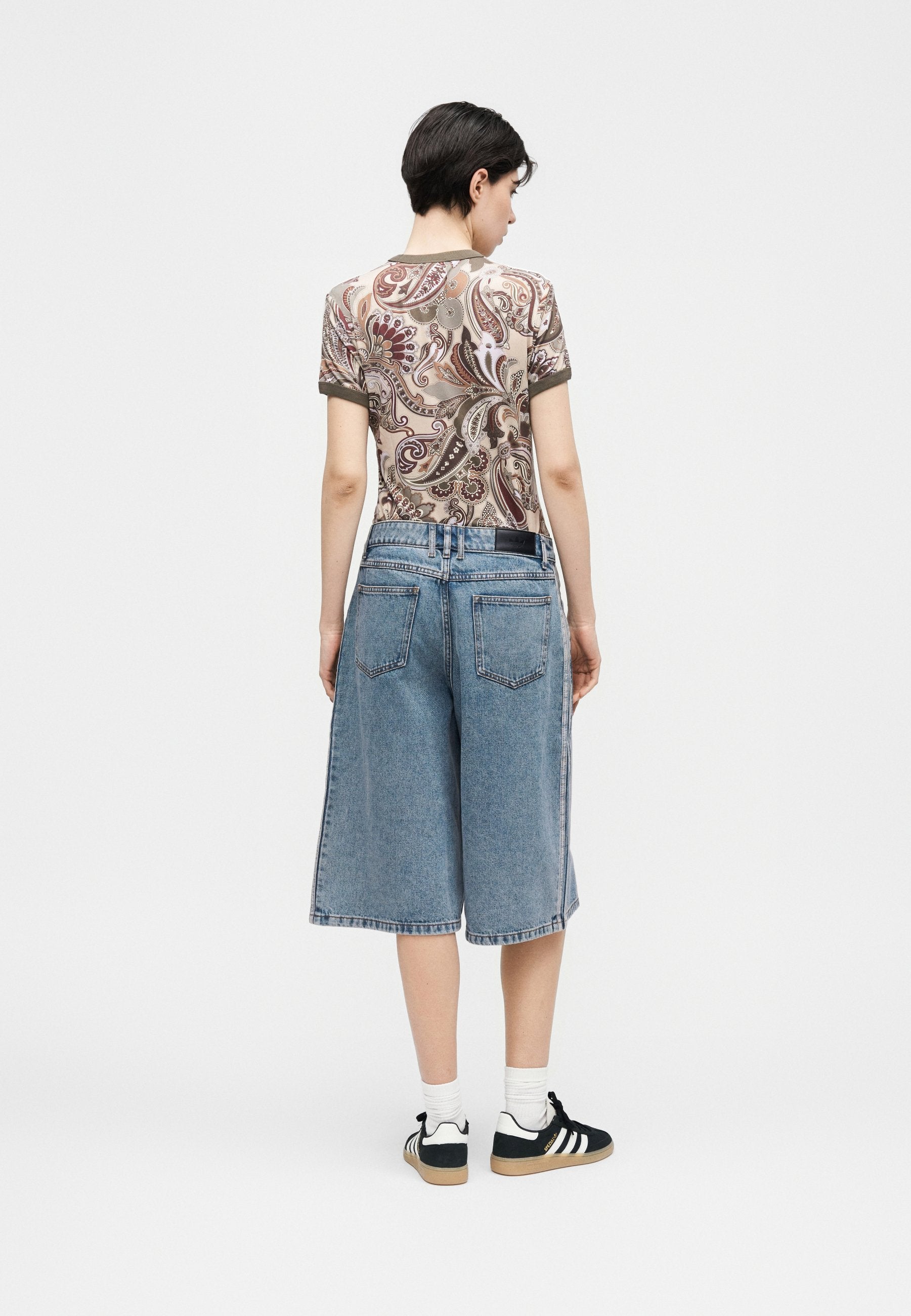 JORTS - Denim shorts - worn blue denim